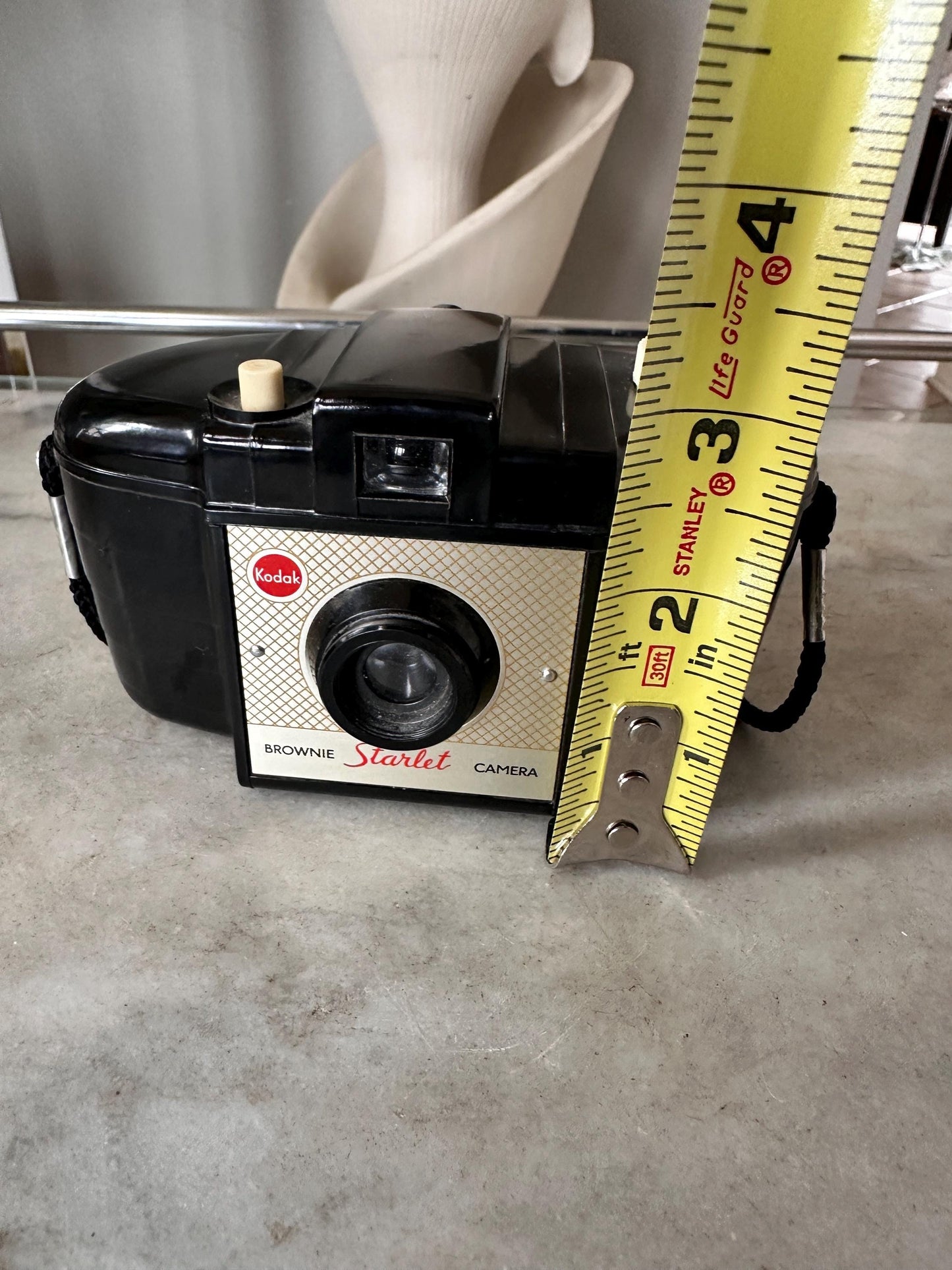 Vintage 1950s Kodak Brownie Starlet Camera, Made in England, 127 Film (Box/Instructions)