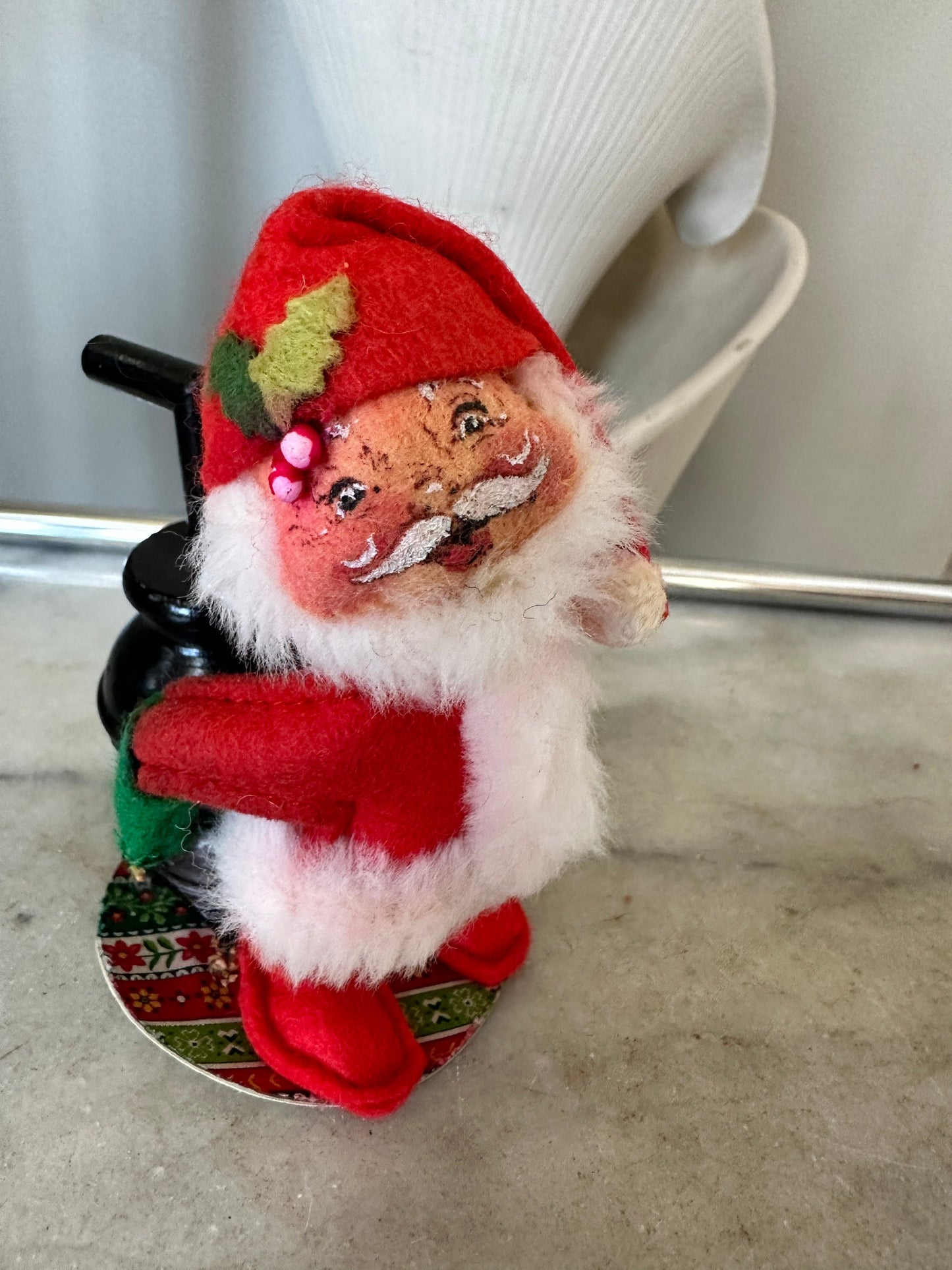 Vintage Annalee 5” Santa with Pot Belly Stove - 1981,  Kitschy Annalee Mobilite Doll