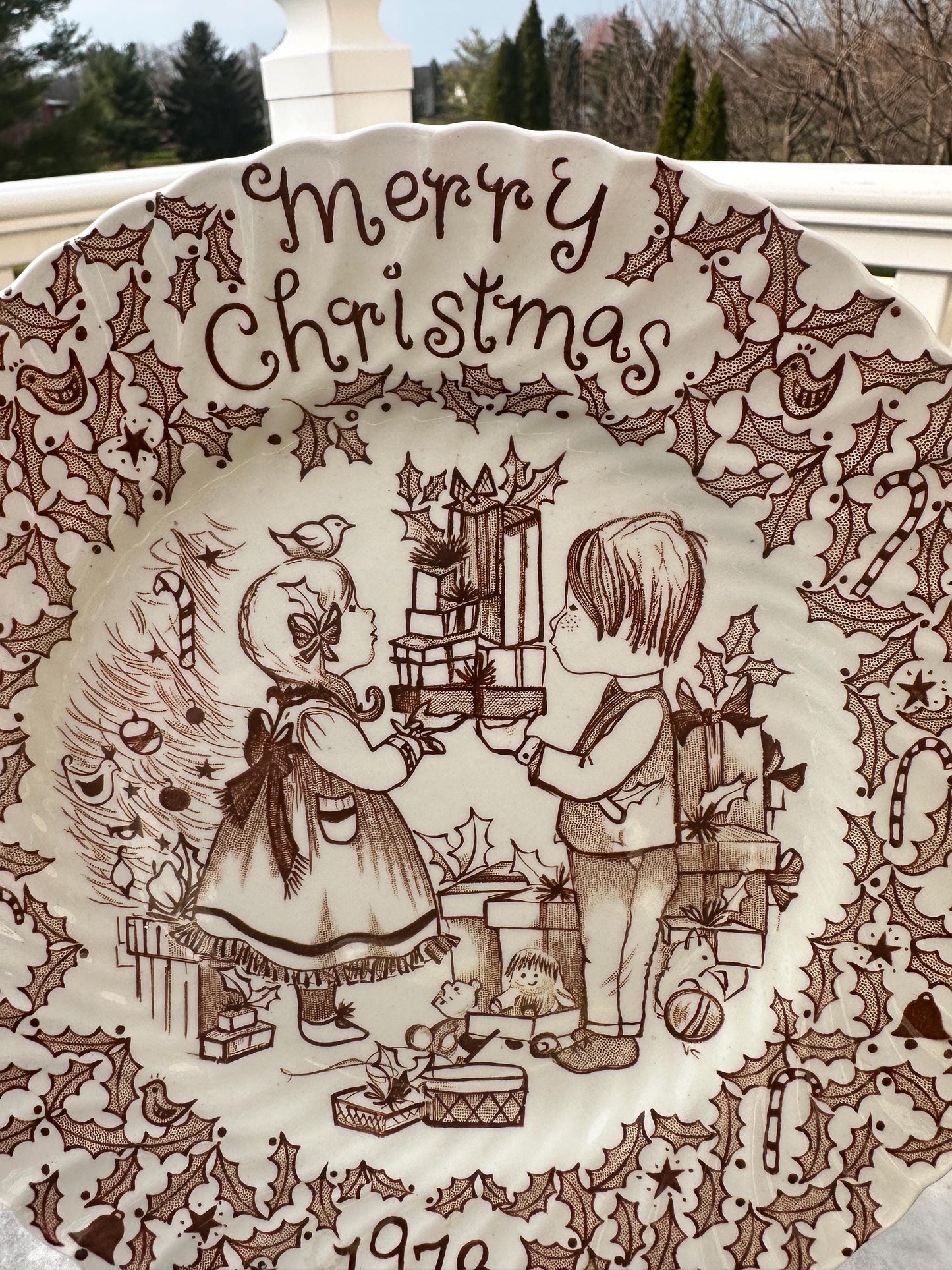 Vintage 1973 Royal Crownford Christmas Plate, Norma Sherman Art, England