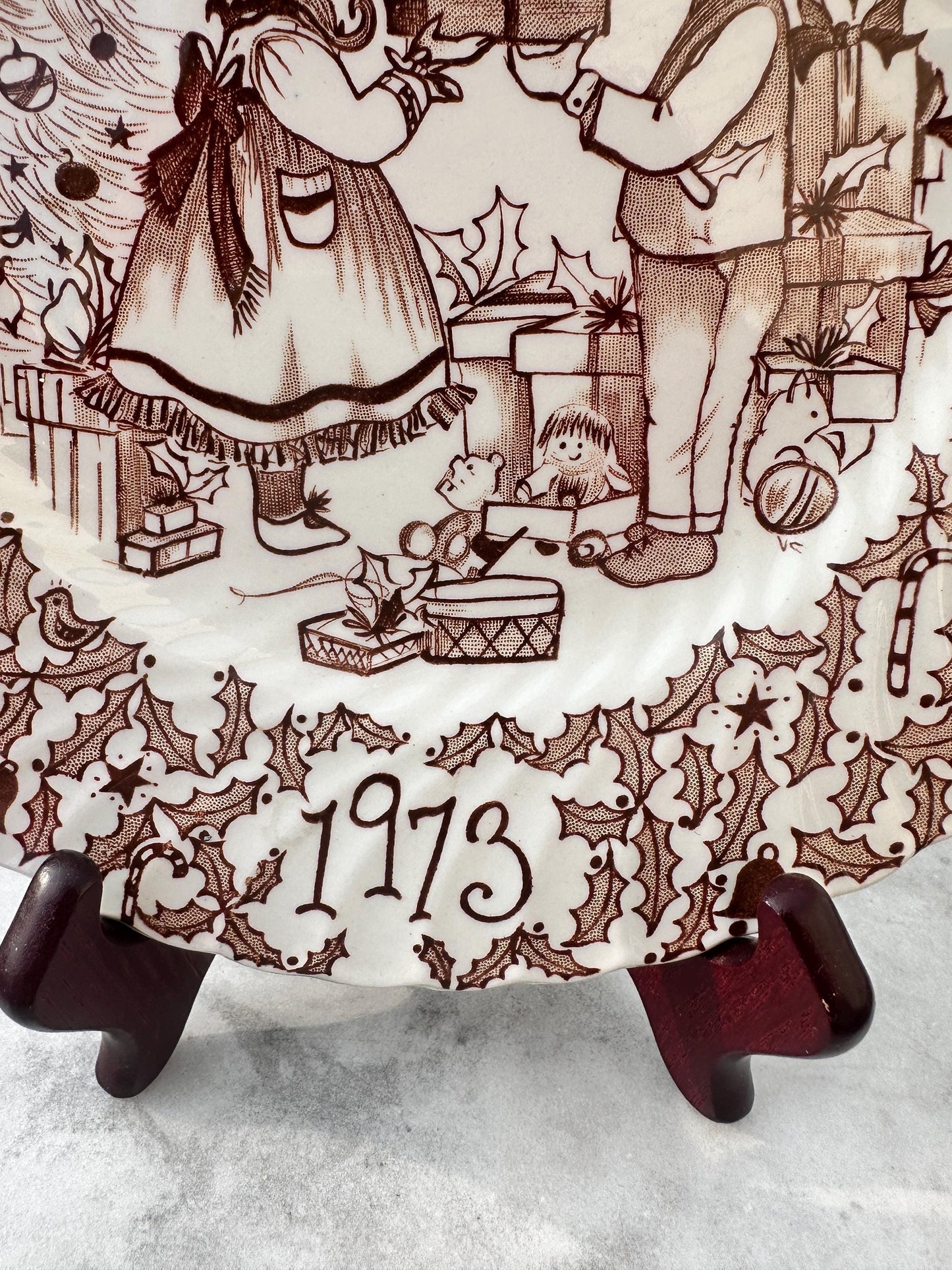 Vintage 1973 Royal Crownford Christmas Plate, Norma Sherman Art, England