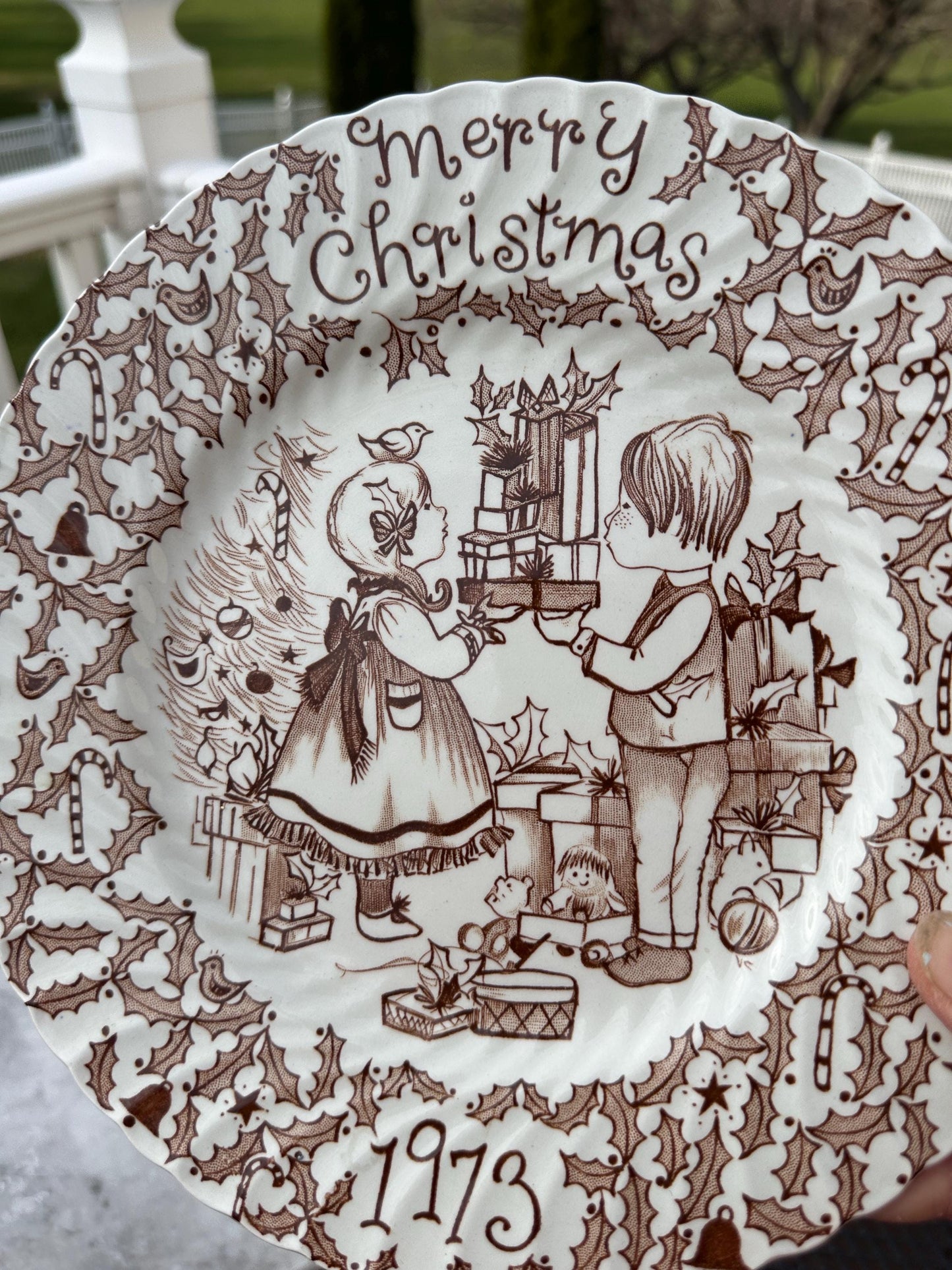 Vintage 1973 Royal Crownford Christmas Plate, Norma Sherman Art, England