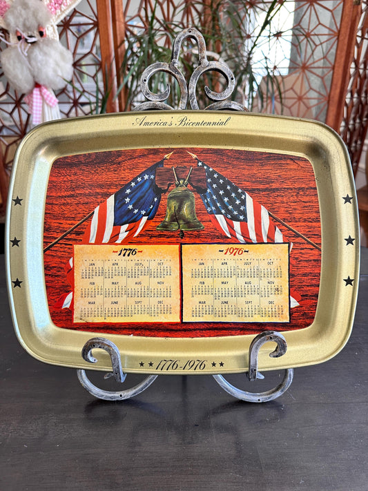 1976 Bicentennial Metal Serving Tray, Patriotic Calendar Kitchen Decor