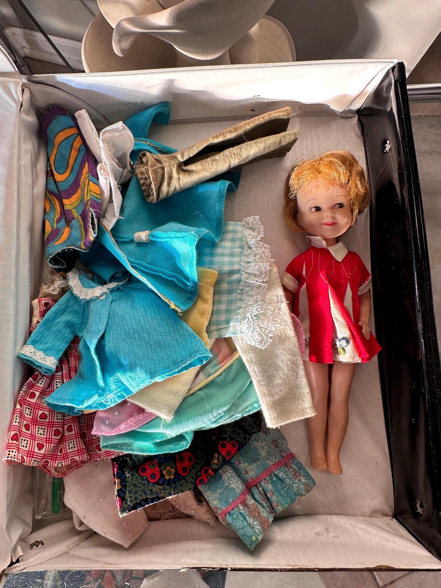 Vintage 1964 Penny Brite Doll Carry Case with 6 Outfits – Mid Century Topper Toys