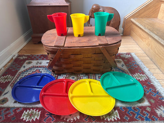 Vintage 1950s Large Picnic Basket with Jerywil Divided Dishes & Cups – Mid Century Rustic Farmhouse Decor