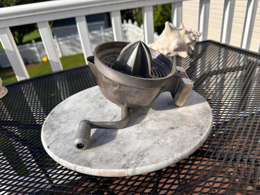 Vintage L.E. Mason Co. Hand Juicer Reamer | Boston Citrus Juicer | Retro Kitchen Utensil | Primitive Farmhouse Kitchen Decor