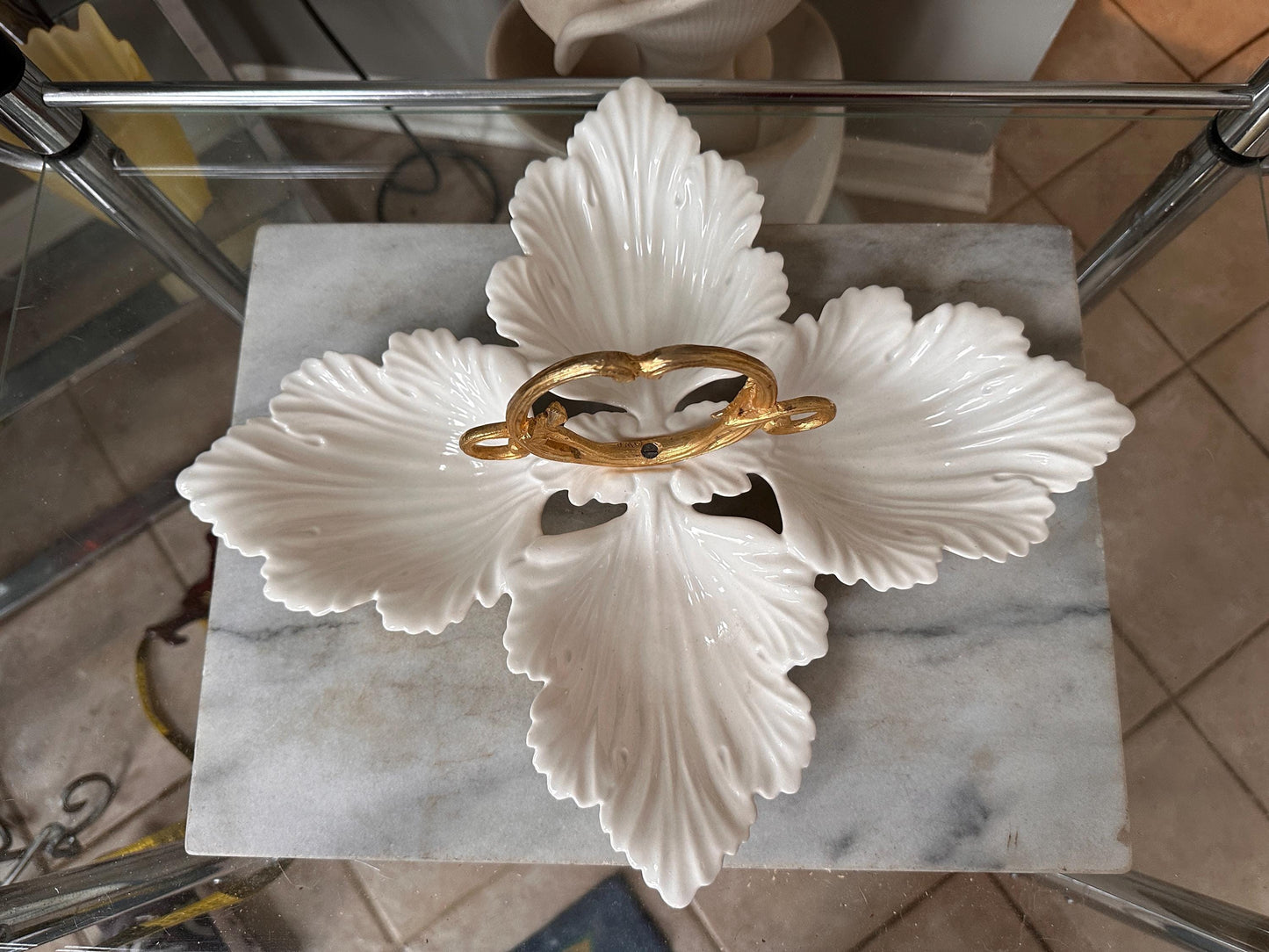 Vintage USA California Pottery Ivory 4-Leaf Ceramic Serving Tray No. 404 | Gold-Tone Metal Round Handle | Mid-Century Serving Dish | Retro E