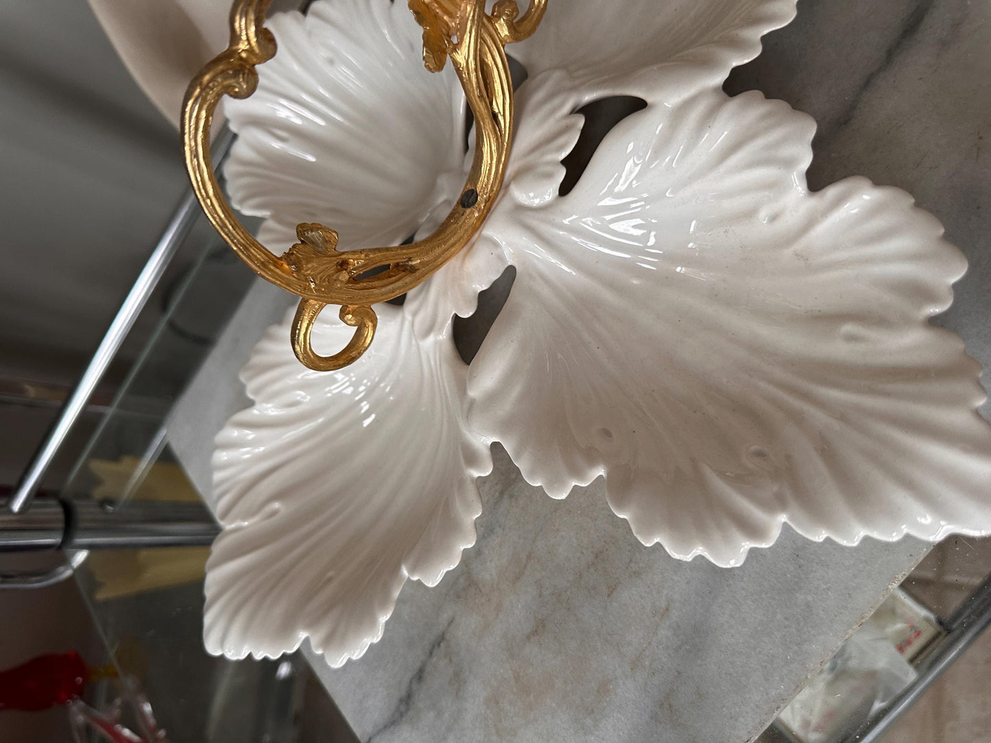 Vintage USA California Pottery Ivory 4-Leaf Ceramic Serving Tray No. 404 | Gold-Tone Metal Round Handle | Mid-Century Serving Dish | Retro E