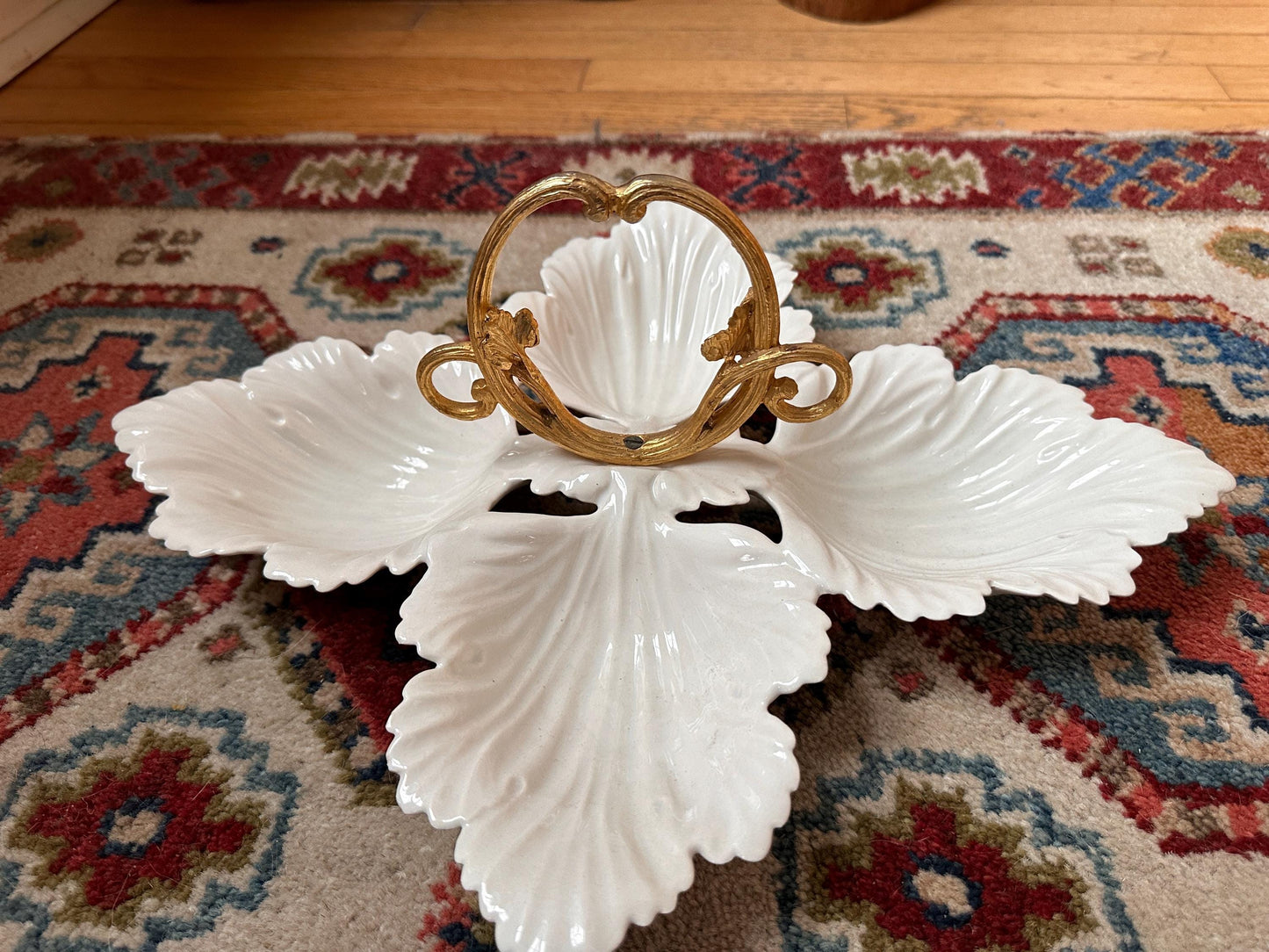 Vintage USA California Pottery Ivory 4-Leaf Ceramic Serving Tray No. 404 | Gold-Tone Metal Round Handle | Mid-Century Serving Dish | Retro E