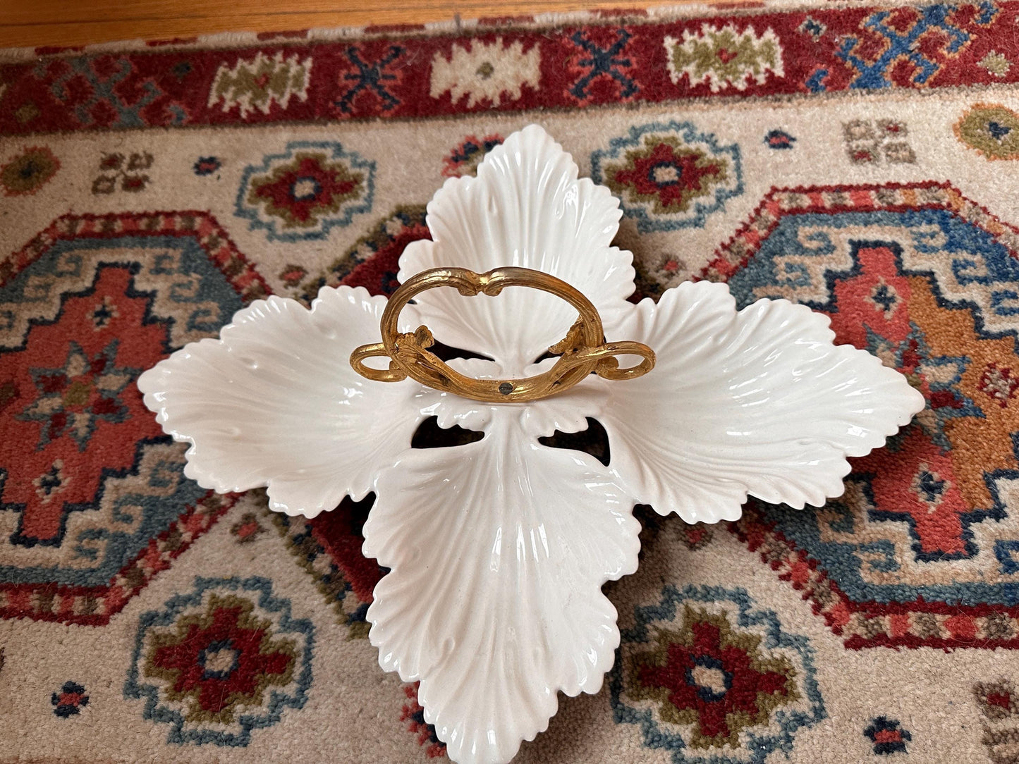 Vintage USA California Pottery Ivory 4-Leaf Ceramic Serving Tray No. 404 | Gold-Tone Metal Round Handle | Mid-Century Serving Dish | Retro E
