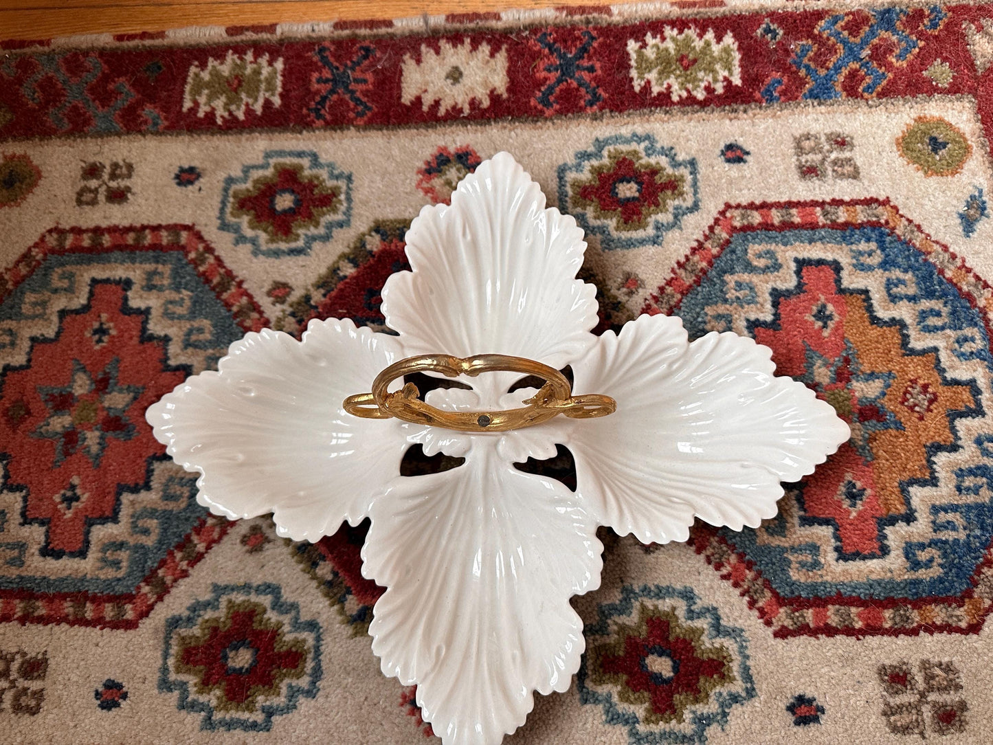 Vintage USA California Pottery Ivory 4-Leaf Ceramic Serving Tray No. 404 | Gold-Tone Metal Round Handle | Mid-Century Serving Dish | Retro E