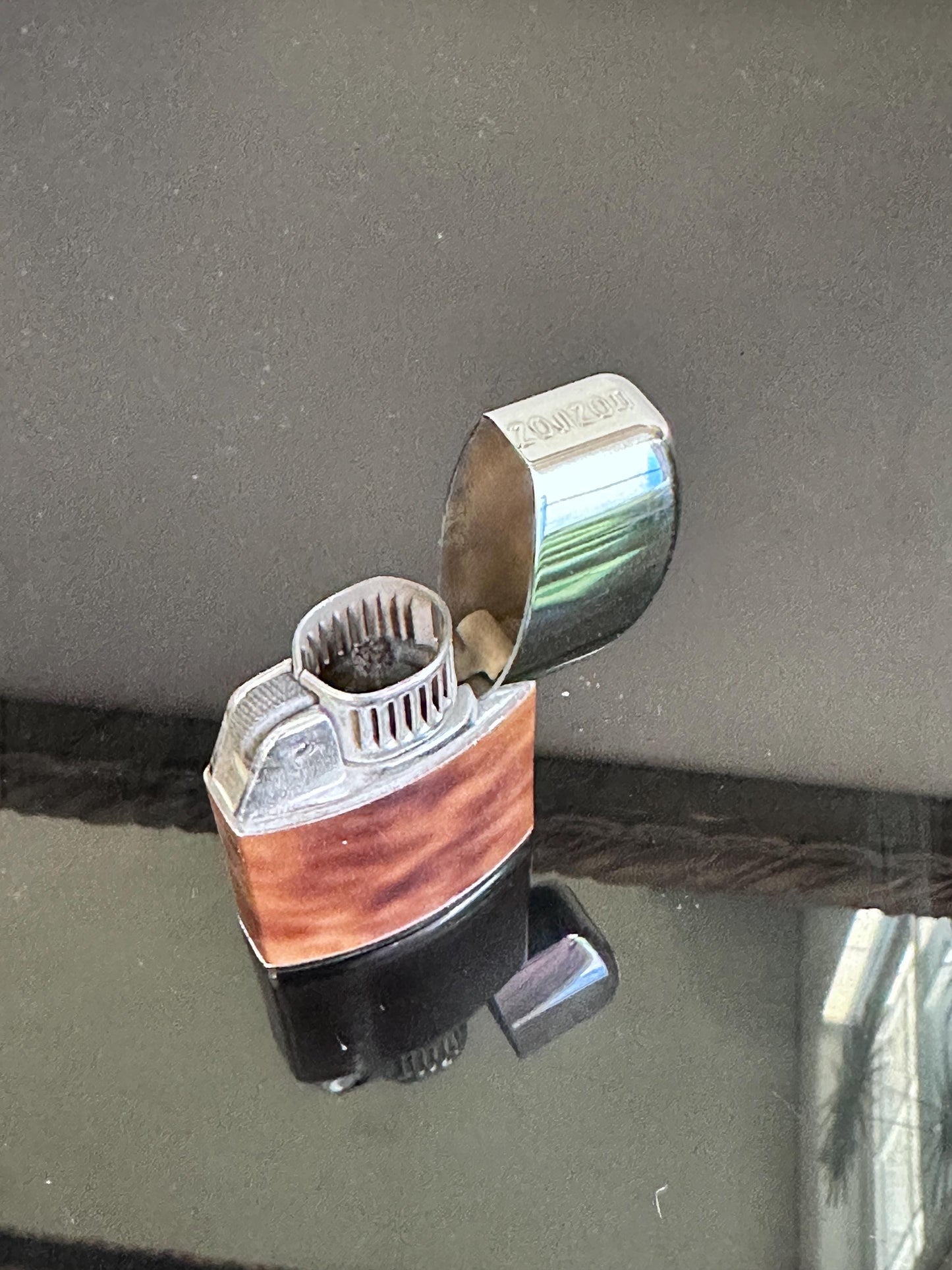 Vintage 1950s Ronson Windlite Lighter | Faux Wood & Chrome | Mid Century Windproof Outdoor Lighter | Retro Smoking Accessory Collectible