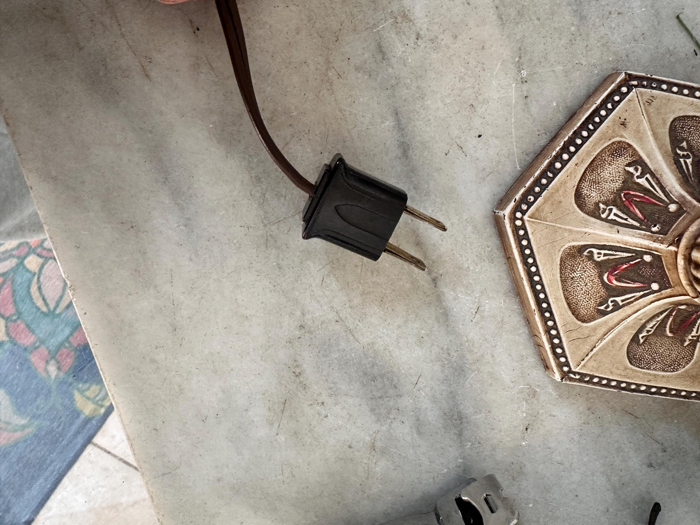 Vintage Cast Iron Lamp, Hand-Painted Details, Ornate Lighting, Unique Top Clip for a glass shade