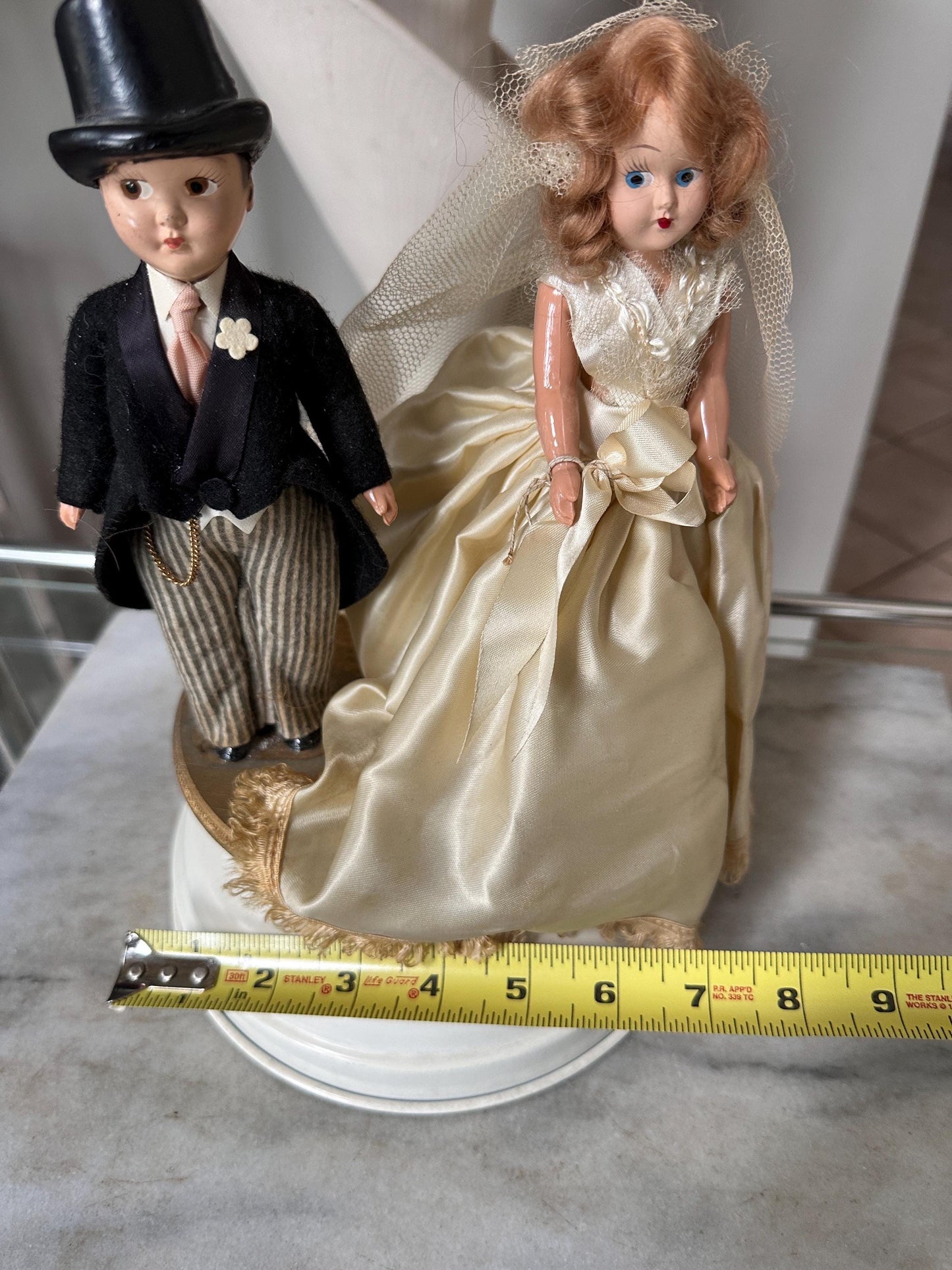 Vintage Antique Bride & Groom Wind-Up Musical Wedding Cake Topper – Rare Collectible