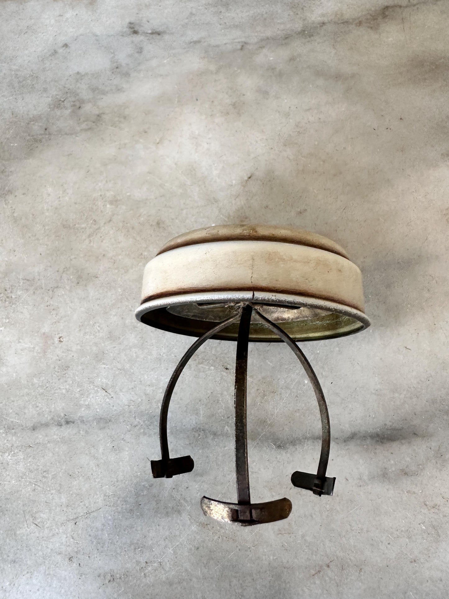 Vintage Cast Iron Lamp, Hand-Painted Details, Ornate Lighting, Unique Top Clip for a glass shade