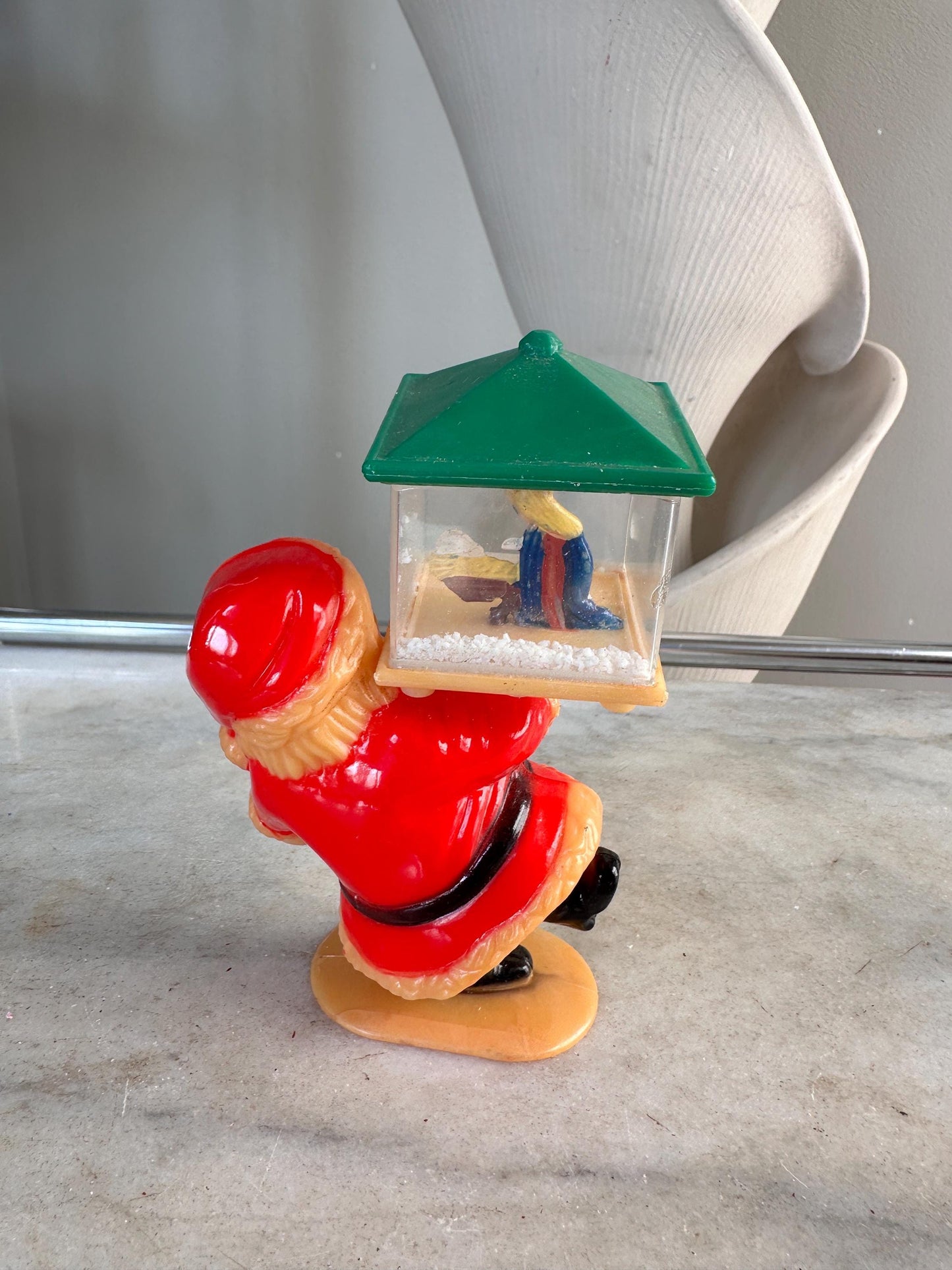 Vintage 1978 Brite Star Santa in Sleigh Holding onto a Light Pole Snowglobe