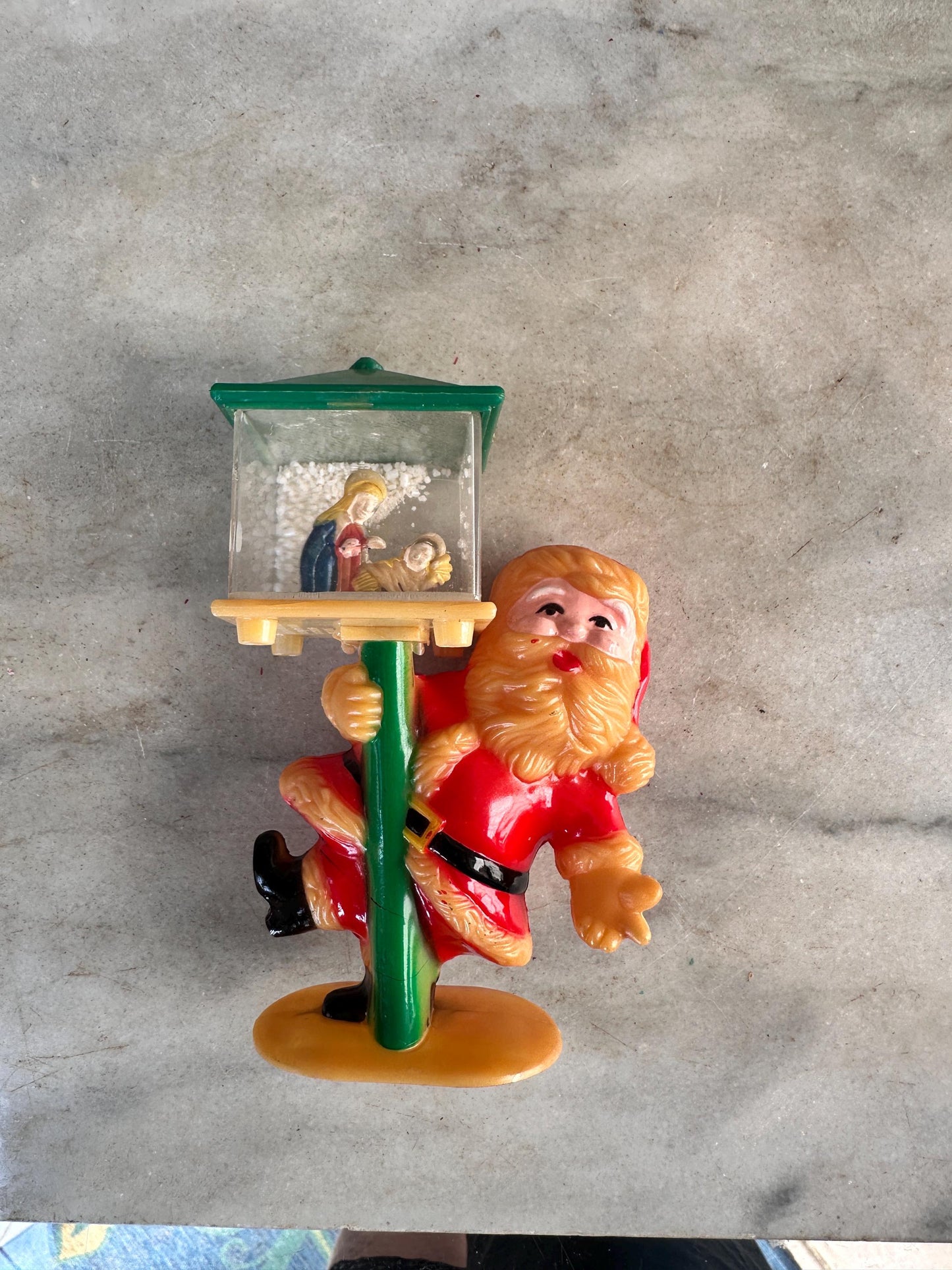 Vintage 1978 Brite Star Santa in Sleigh Holding onto a Light Pole Snowglobe