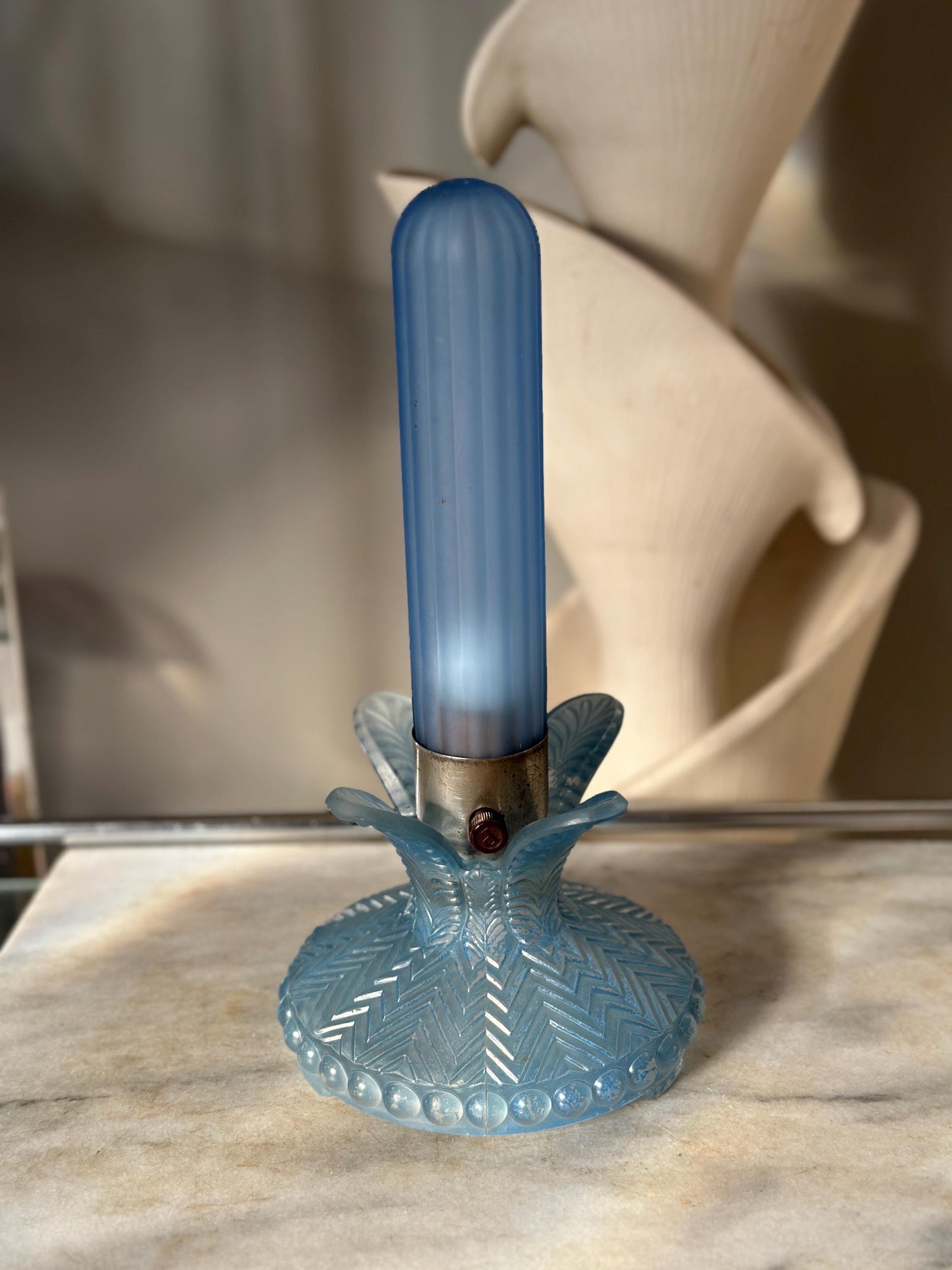 Vintage 1940s Skyscraper Bullet Boudoir Lamp – Blue Frosted Glass Art Deco Accent Light