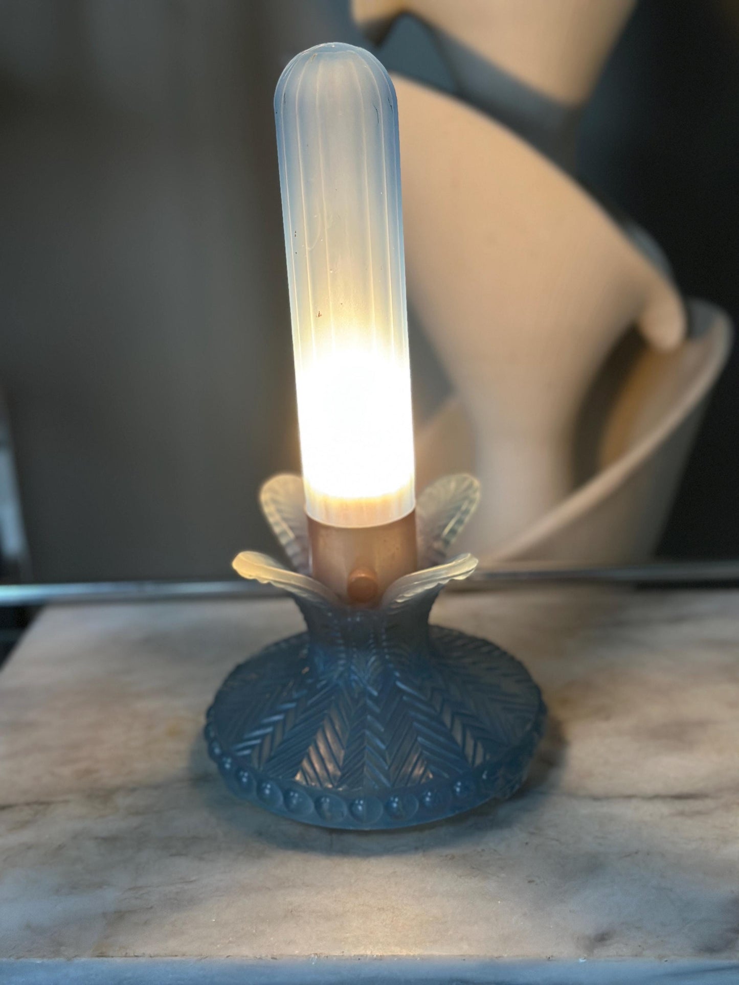 Vintage 1940s Skyscraper Bullet Boudoir Lamp – Blue Frosted Glass Art Deco Accent Light