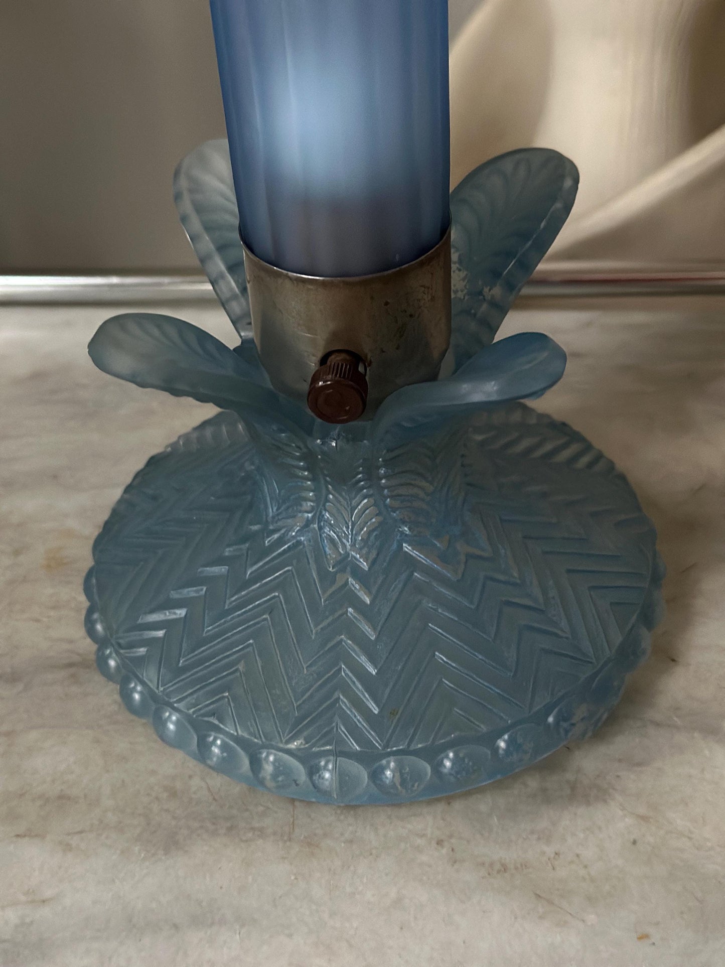 Vintage 1940s Skyscraper Bullet Boudoir Lamp – Blue Frosted Glass Art Deco Accent Light