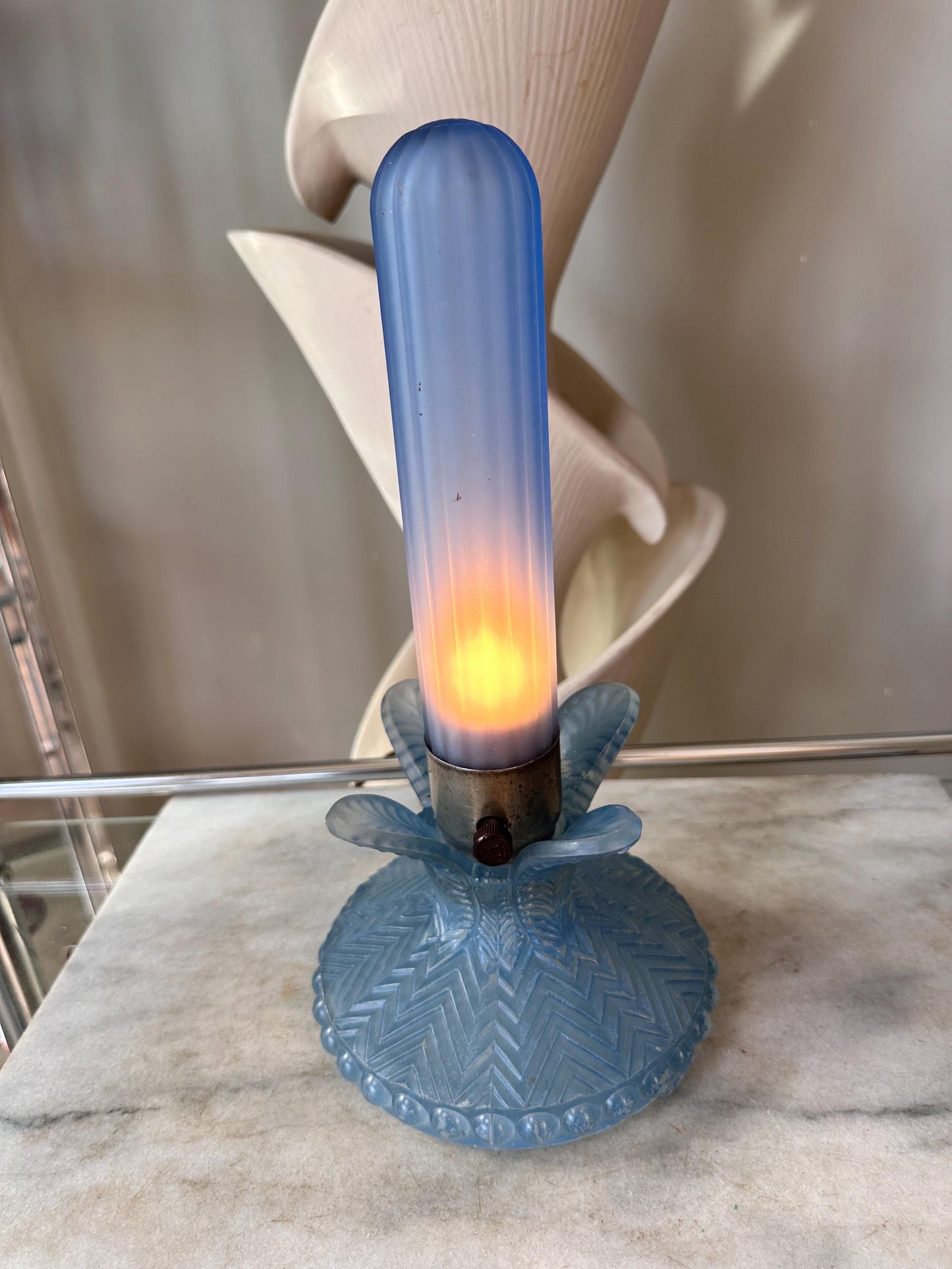 Vintage 1940s Skyscraper Bullet Boudoir Lamp – Blue Frosted Glass Art Deco Accent Light