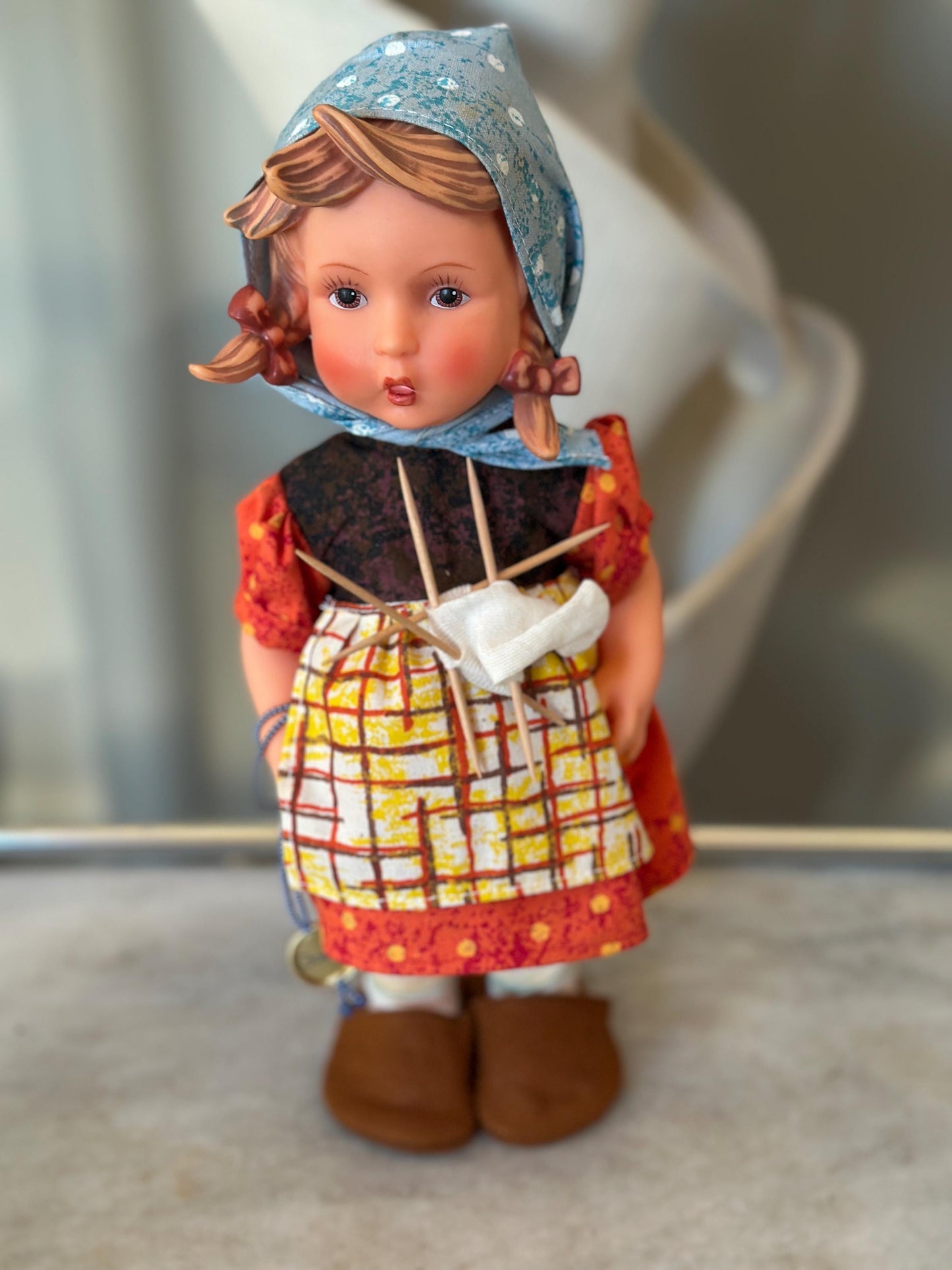 Vintage Goebel Hummel Doll Set – Liesl “Happy Pastime” & Felix the Chimney Sweep – 11” Vinyl Dolls – Germany – Original Packaging Included