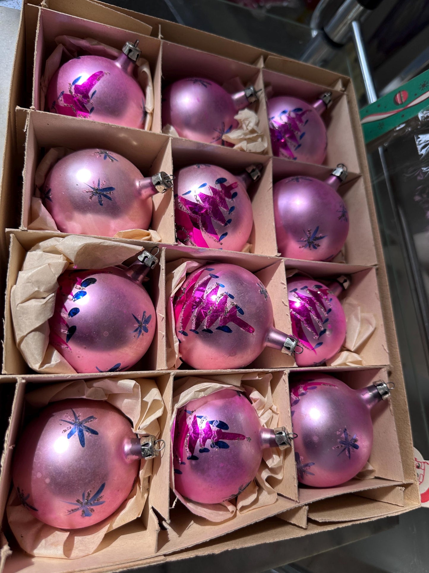Vintage FANTASIA Pink Glass Christmas Ornaments – Set of 12 in Original Box | Poland | 1950s–1960s Atomic Starburst & Christmas Tree Design