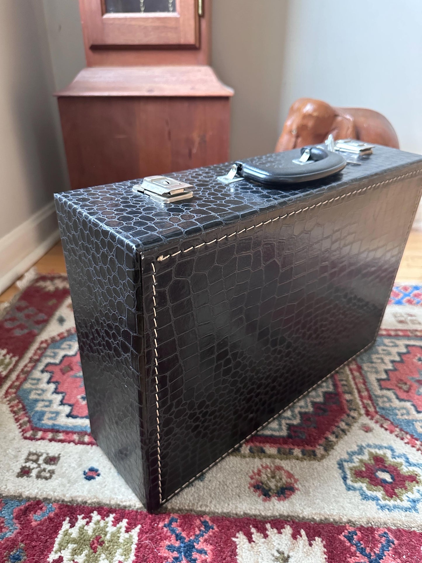 Vintage Mock Croc  8 Track Case | Faux Leather 30  8 Track Tape Carrying Case with 30 Tapes – 70s-80s, Cars, Blondie, Led Zeppelin and More