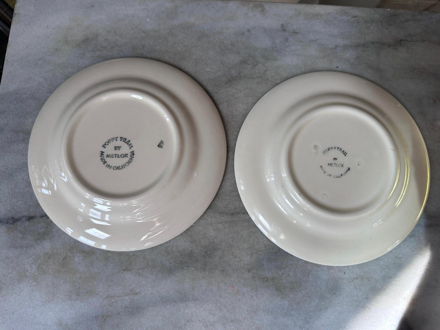 Set of 2 Vintage Metlox Red Rooster Dessert Plates – Farmhouse Kitchen MCM USA, 6.25”
