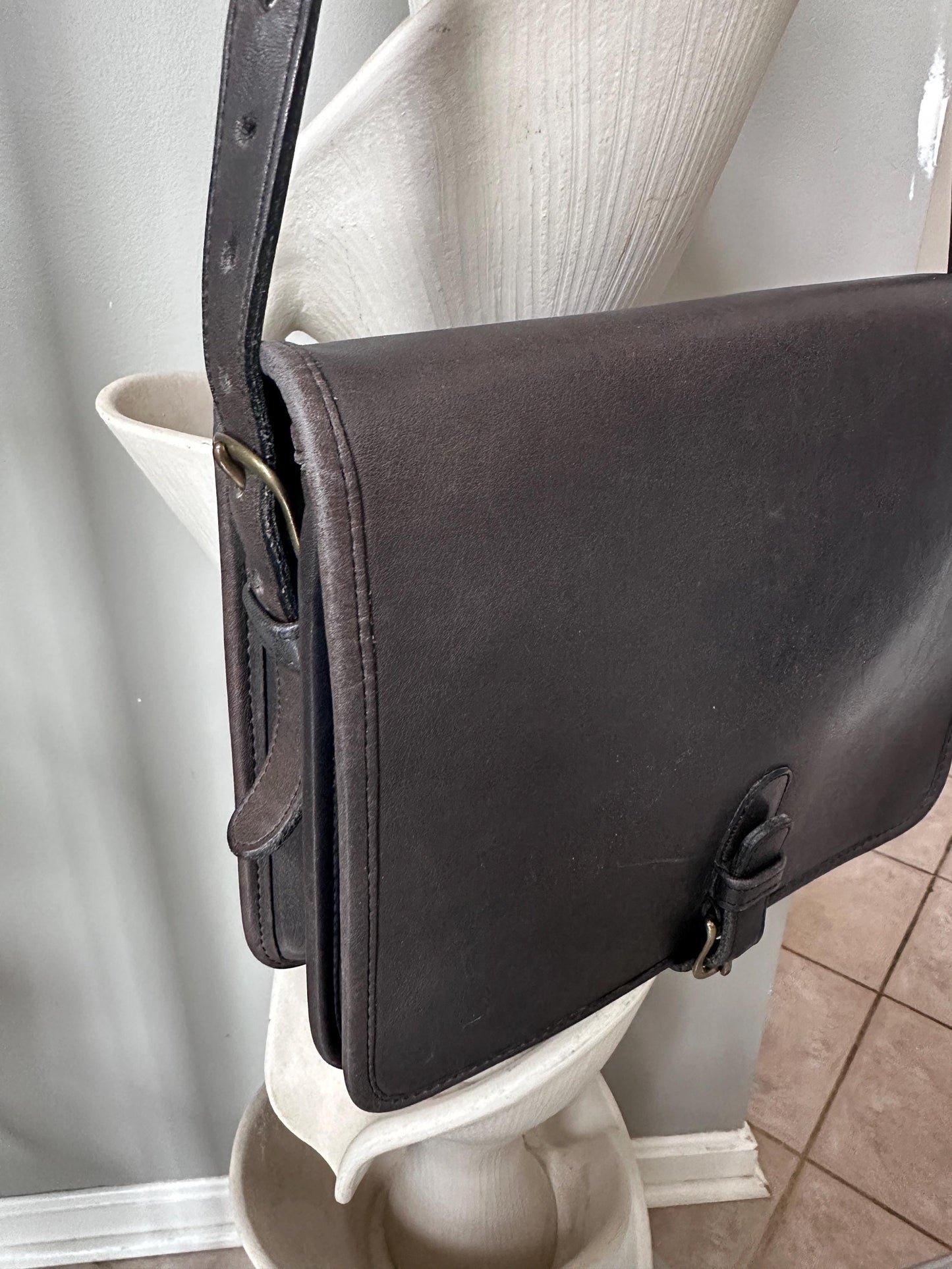 Vintage Coach Black Leather Saddle Pouch Bag #9590 | Made in NYC | Classic Crossbody | Style 9590 | Pre-1994