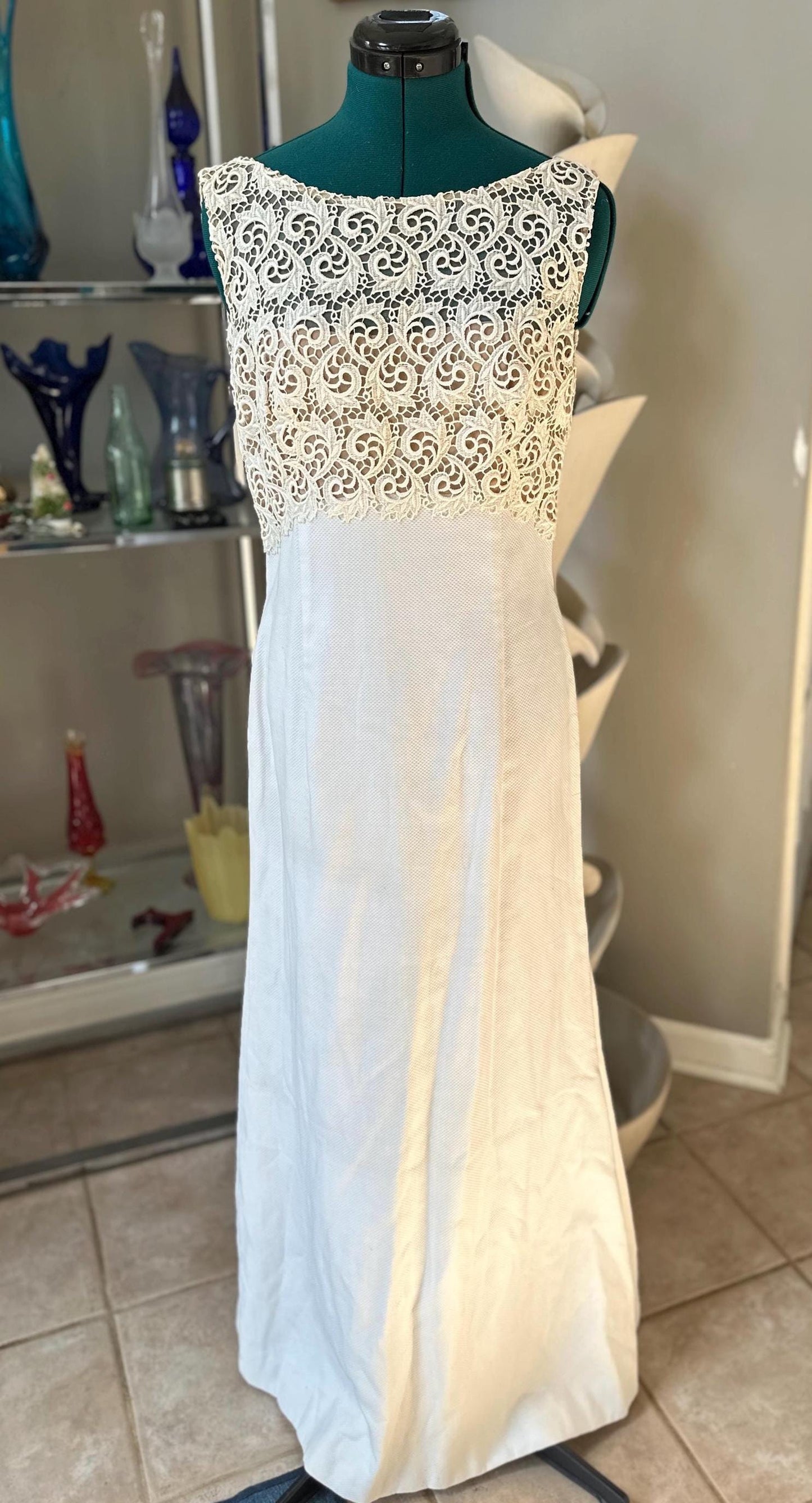 Vintage 1970s Lord & Taylor Fifth Avenue White Lace Empire Waist Gown – Elegant Boho Bridal Maxi Dress