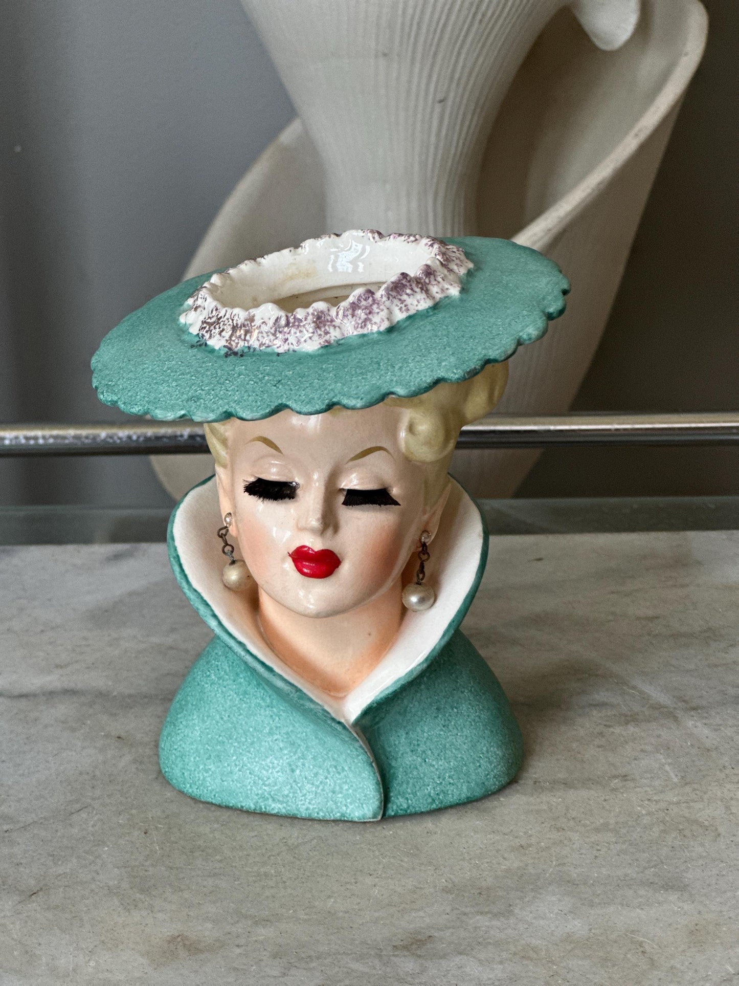Vintage Napco C3815C Head Vase – 1950s Lady Head Vase with Nylon Brush-Style Lashes, Earrings & Gold Gilt Accents