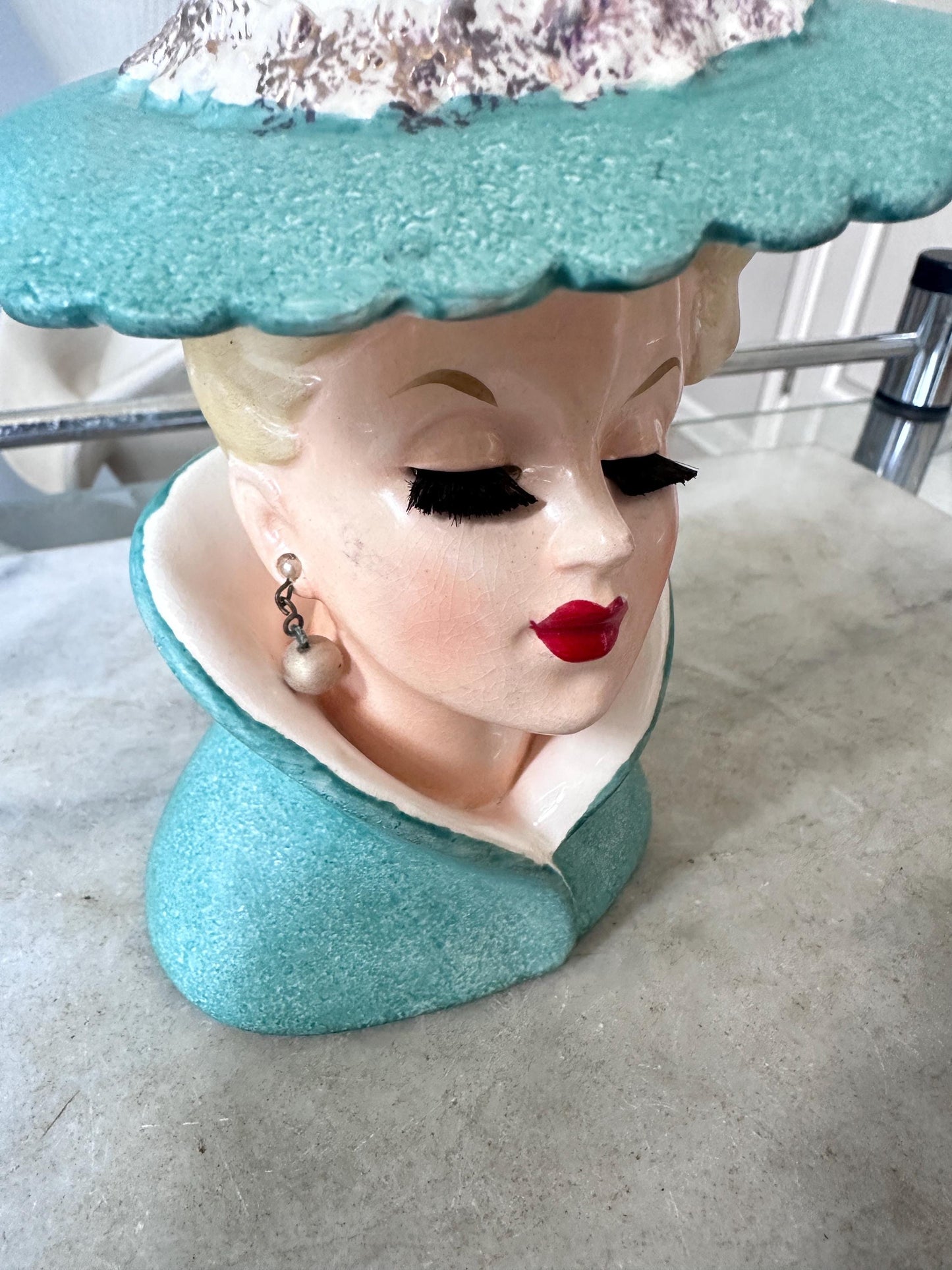 Vintage Napco C3815C Head Vase – 1950s Lady Head Vase with Nylon Brush-Style Lashes, Earrings & Gold Gilt Accents