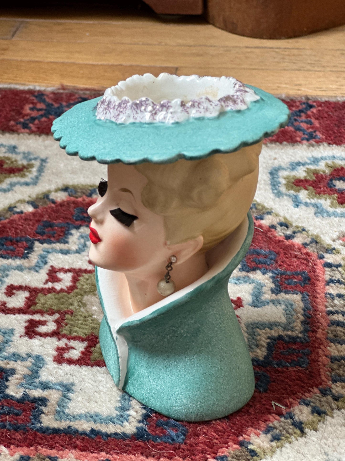 Vintage Napco C3815C Head Vase – 1950s Lady Head Vase with Nylon Brush-Style Lashes, Earrings & Gold Gilt Accents
