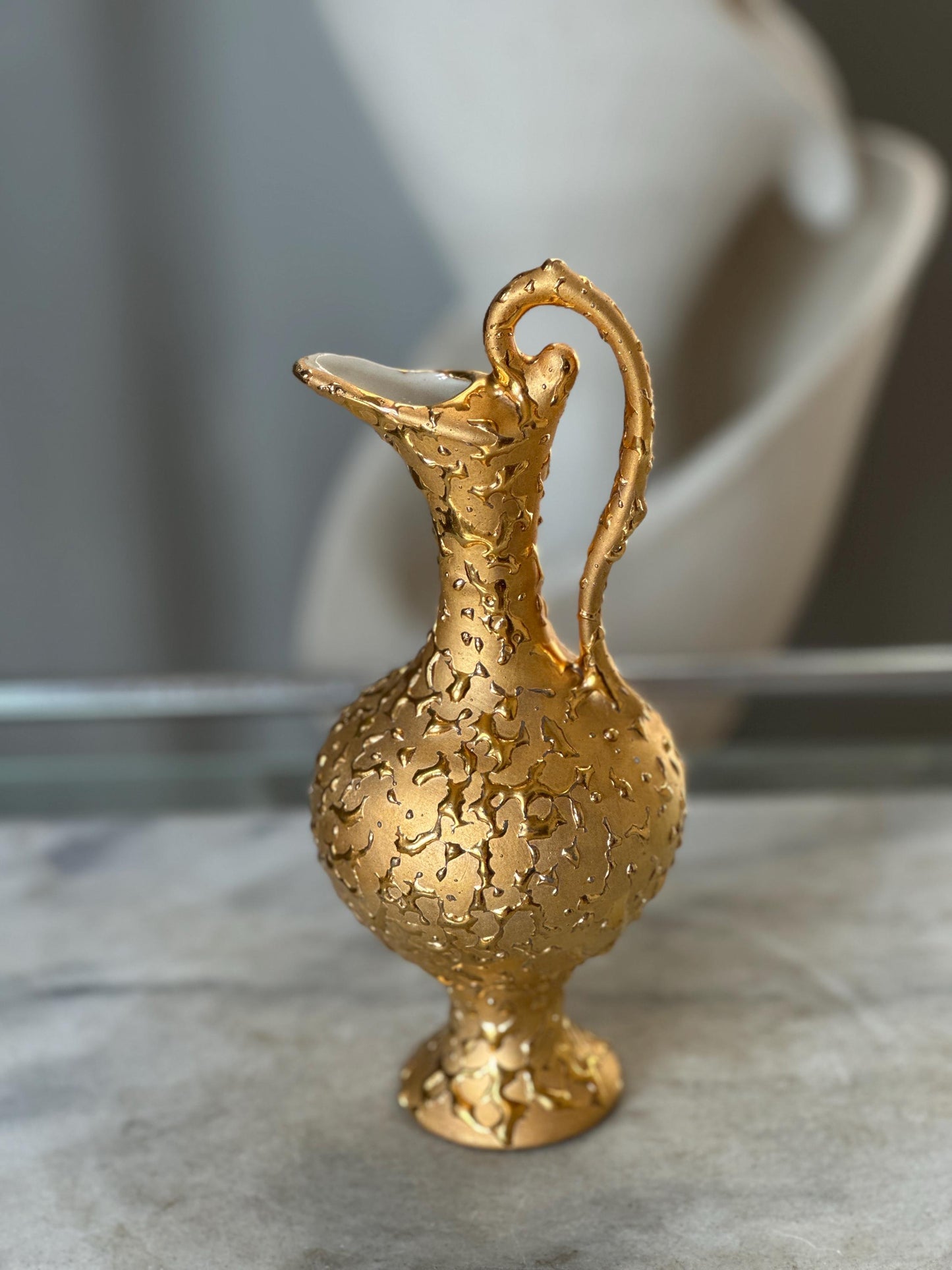 Vintage Weeping Bright Gold Bud Vase Ewer Pitcher 22K Gold Hollywood Regency MCM Textured Gold Ceramic Vase 8.5 Inch