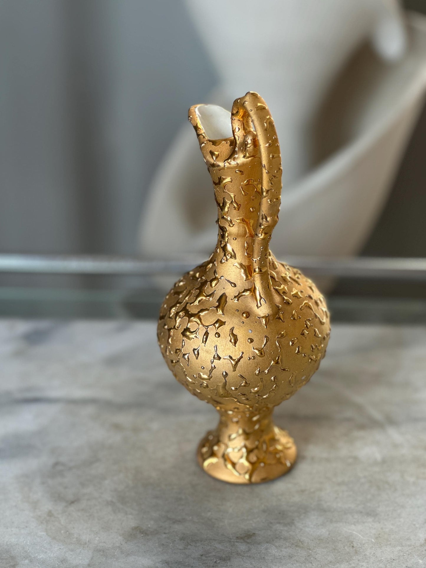 Vintage Weeping Bright Gold Bud Vase Ewer Pitcher 22K Gold Hollywood Regency MCM Textured Gold Ceramic Vase 8.5 Inch