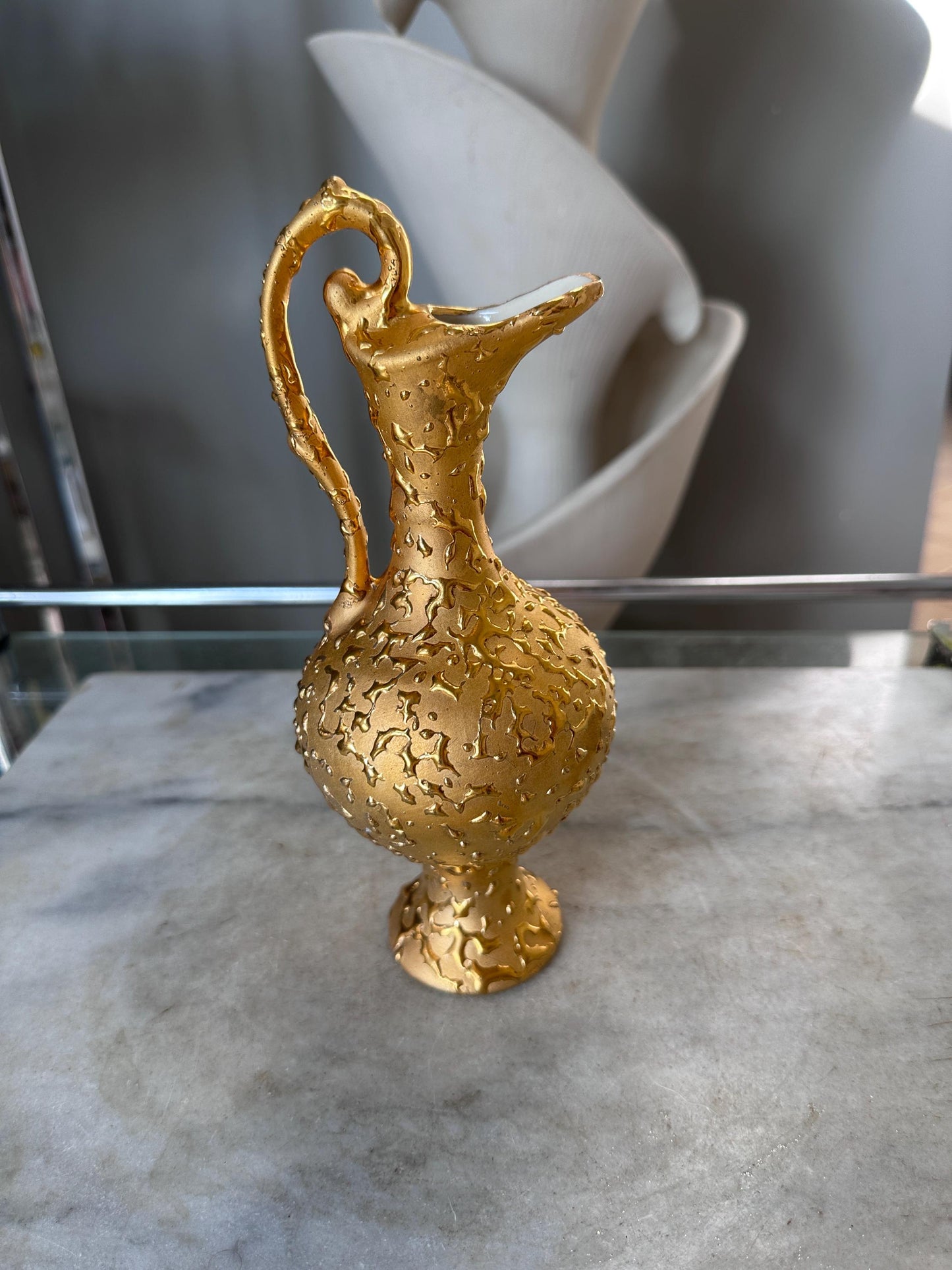 Vintage Weeping Bright Gold Bud Vase Ewer Pitcher 22K Gold Hollywood Regency MCM Textured Gold Ceramic Vase 8.5 Inch