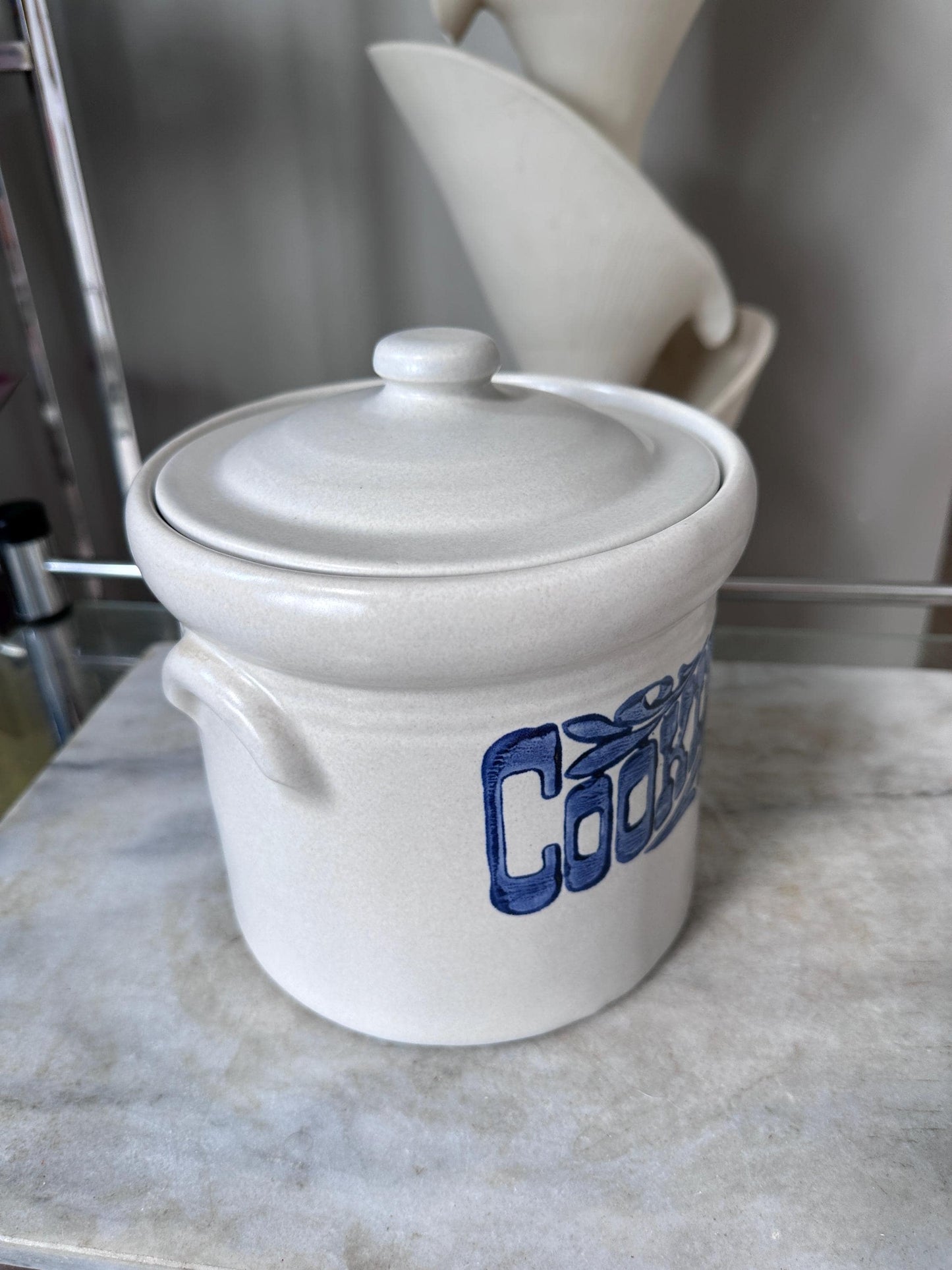 Vintage Pfaltzgraff Yorktowne Cookie Jar Stoneware Blue & Gray USA 1960s 1970s