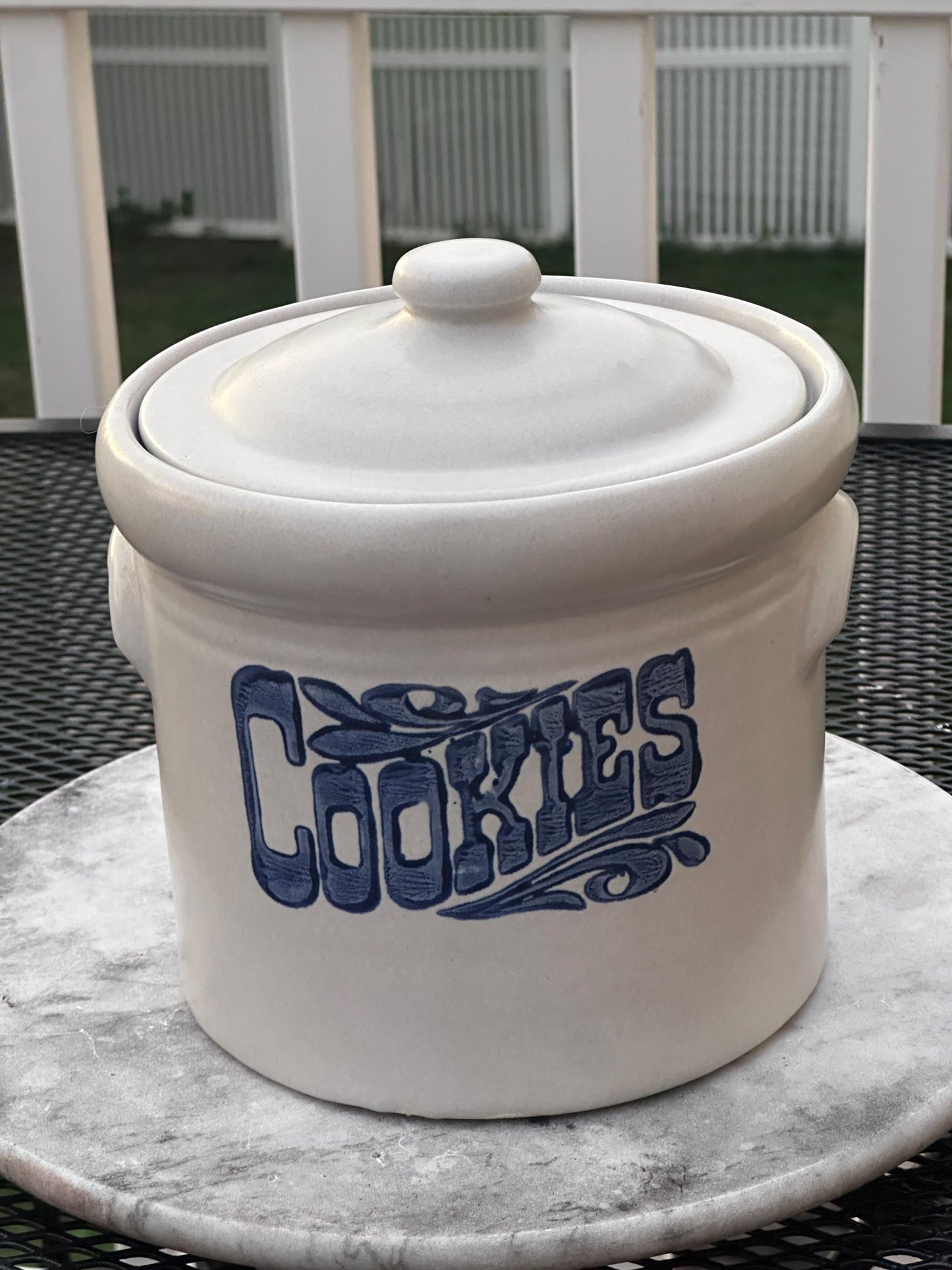 Vintage Pfaltzgraff Yorktowne Cookie Jar Stoneware Blue & Gray USA 1960s 1970s