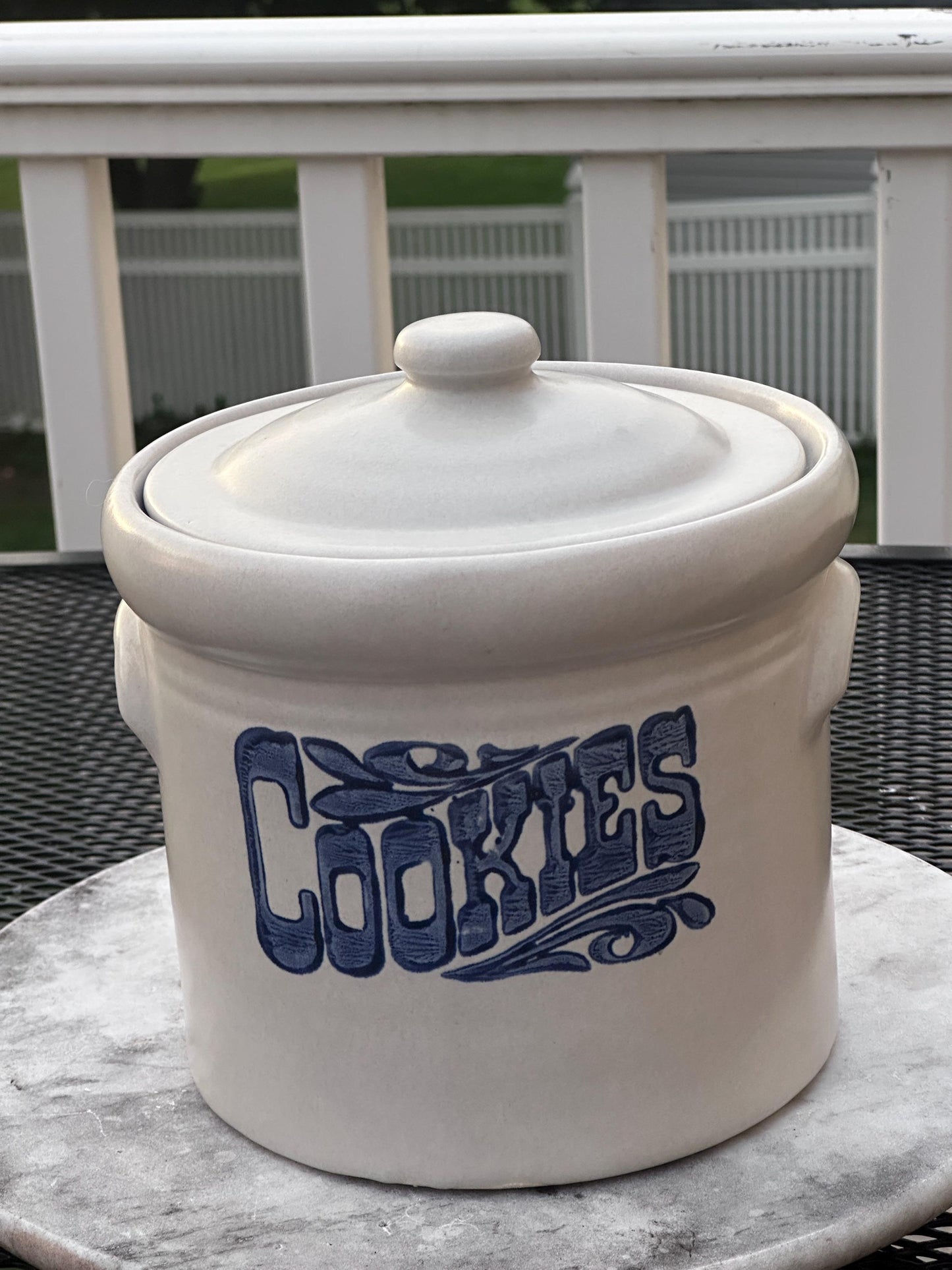 Vintage Pfaltzgraff Yorktowne Cookie Jar Stoneware Blue & Gray USA 1960s 1970s