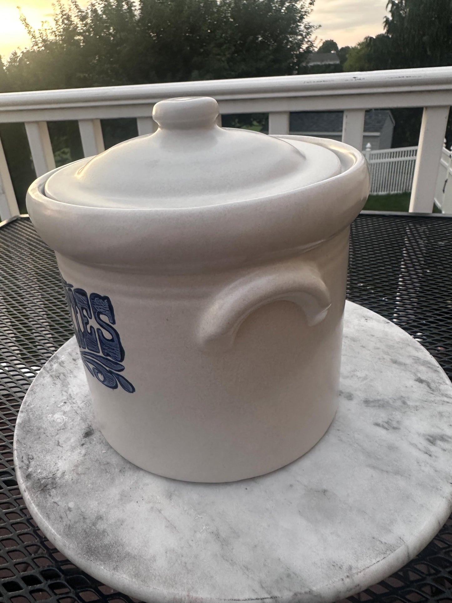 Vintage Pfaltzgraff Yorktowne Cookie Jar Stoneware Blue & Gray USA 1960s 1970s