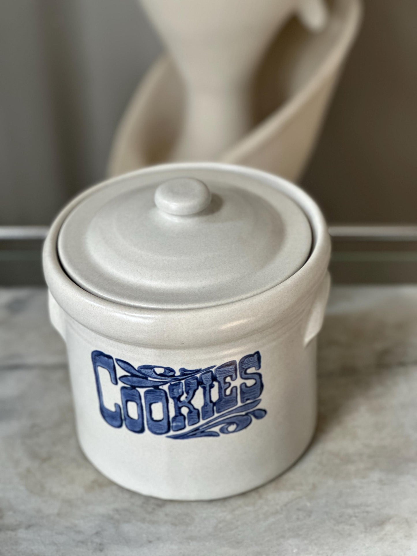 Vintage Pfaltzgraff Yorktowne Cookie Jar Stoneware Blue & Gray USA 1960s 1970s