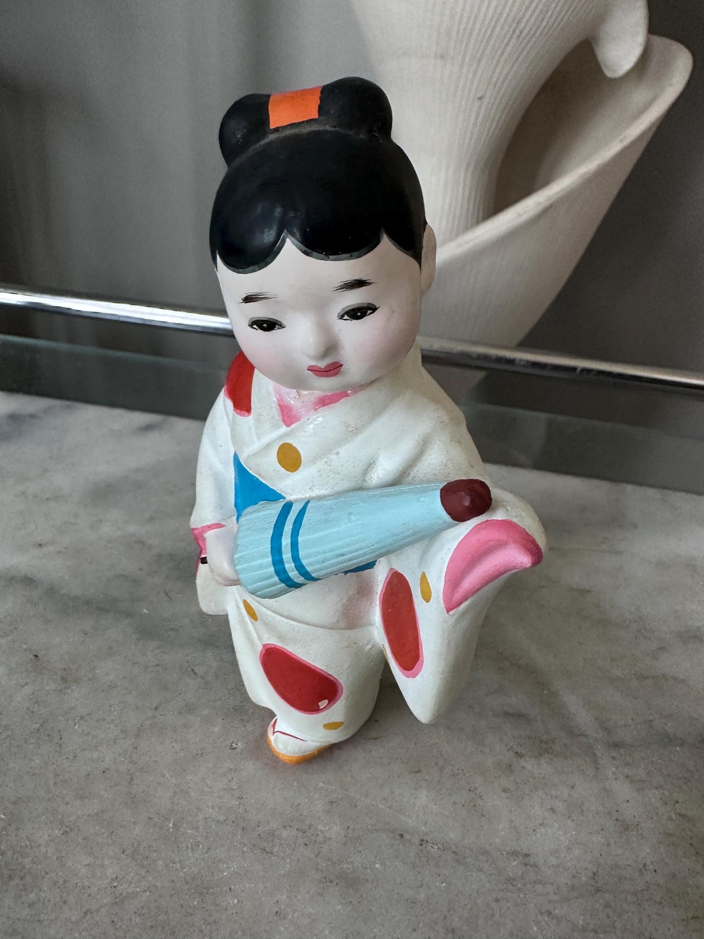 Vintage Asian & Japanese Collectibles Lot | Hand-Painted Japan Plate, Hakata Doll, Umbrella Girl Figurine + Chinese Sandstone Boy