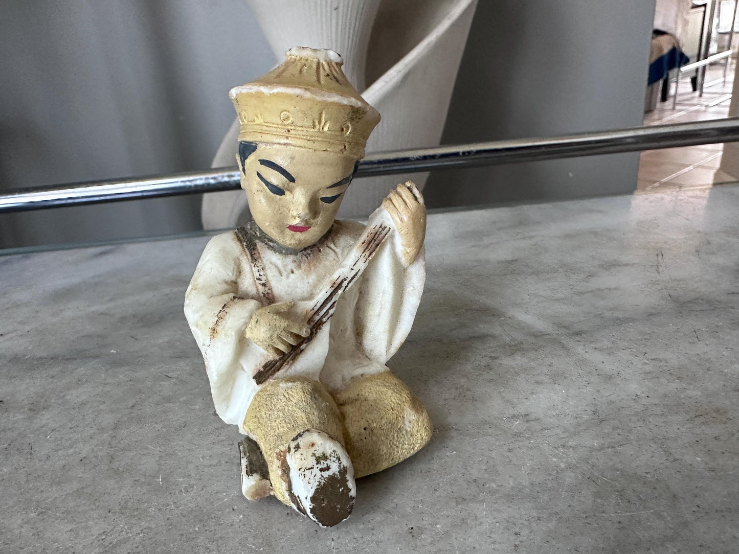 Vintage Asian & Japanese Collectibles Lot | Hand-Painted Japan Plate, Hakata Doll, Umbrella Girl Figurine + Chinese Sandstone Boy