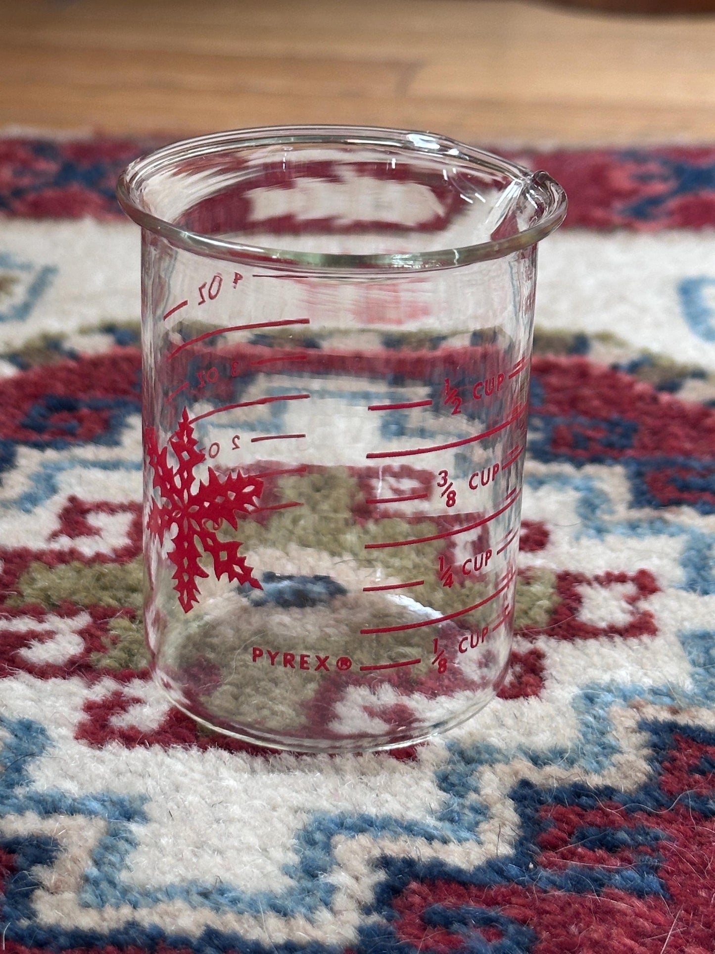 Rare Vintage Pyrex Measurette Measuring Beaker 1/2 Cup 4 oz Red Snowflake 1961-1965 Kitchen Collectible