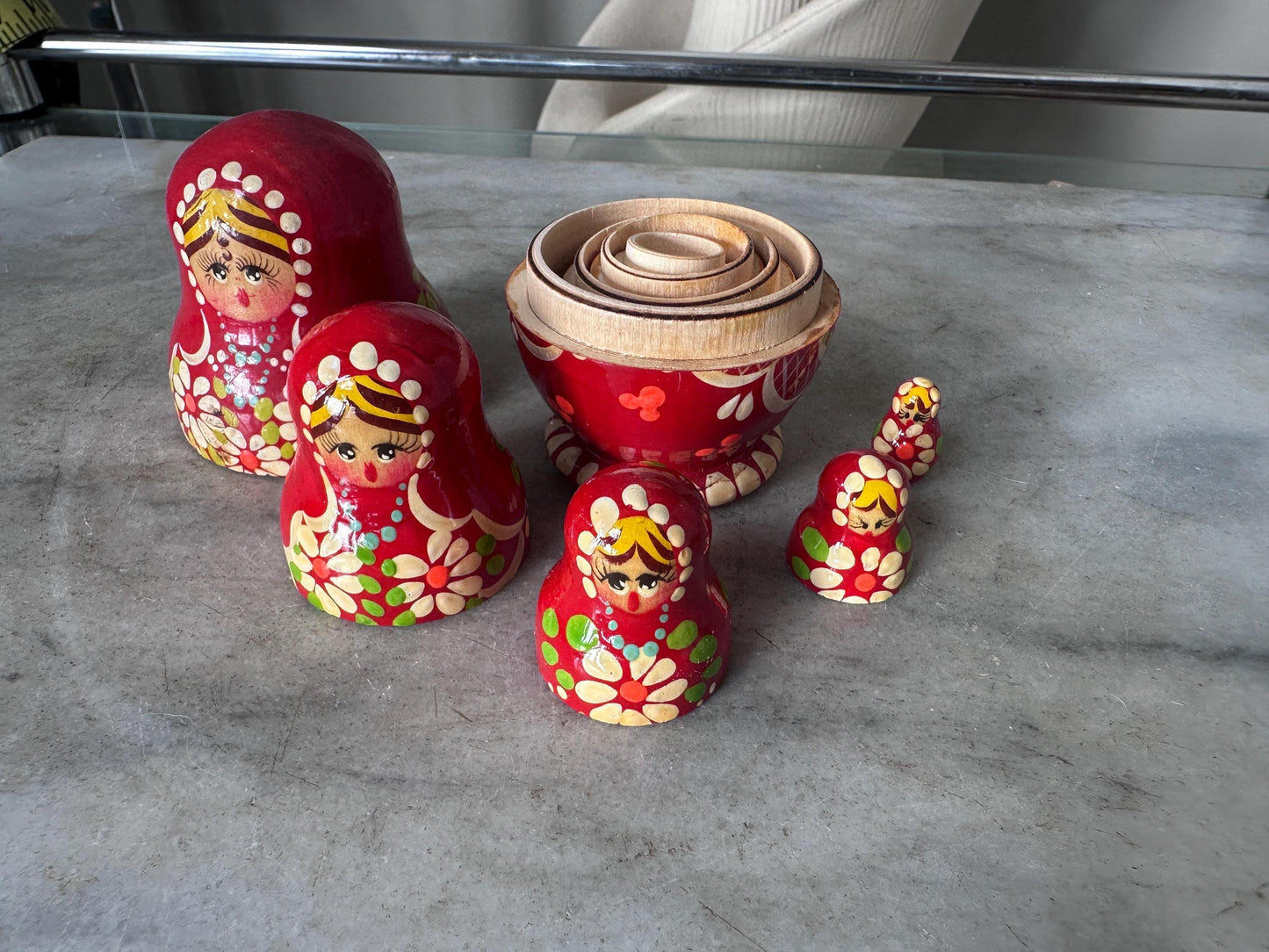 Vintage Russian Neatin Dolls | Collectible 5 hand painted Russian Nesting Dolls | Red w  Flowers