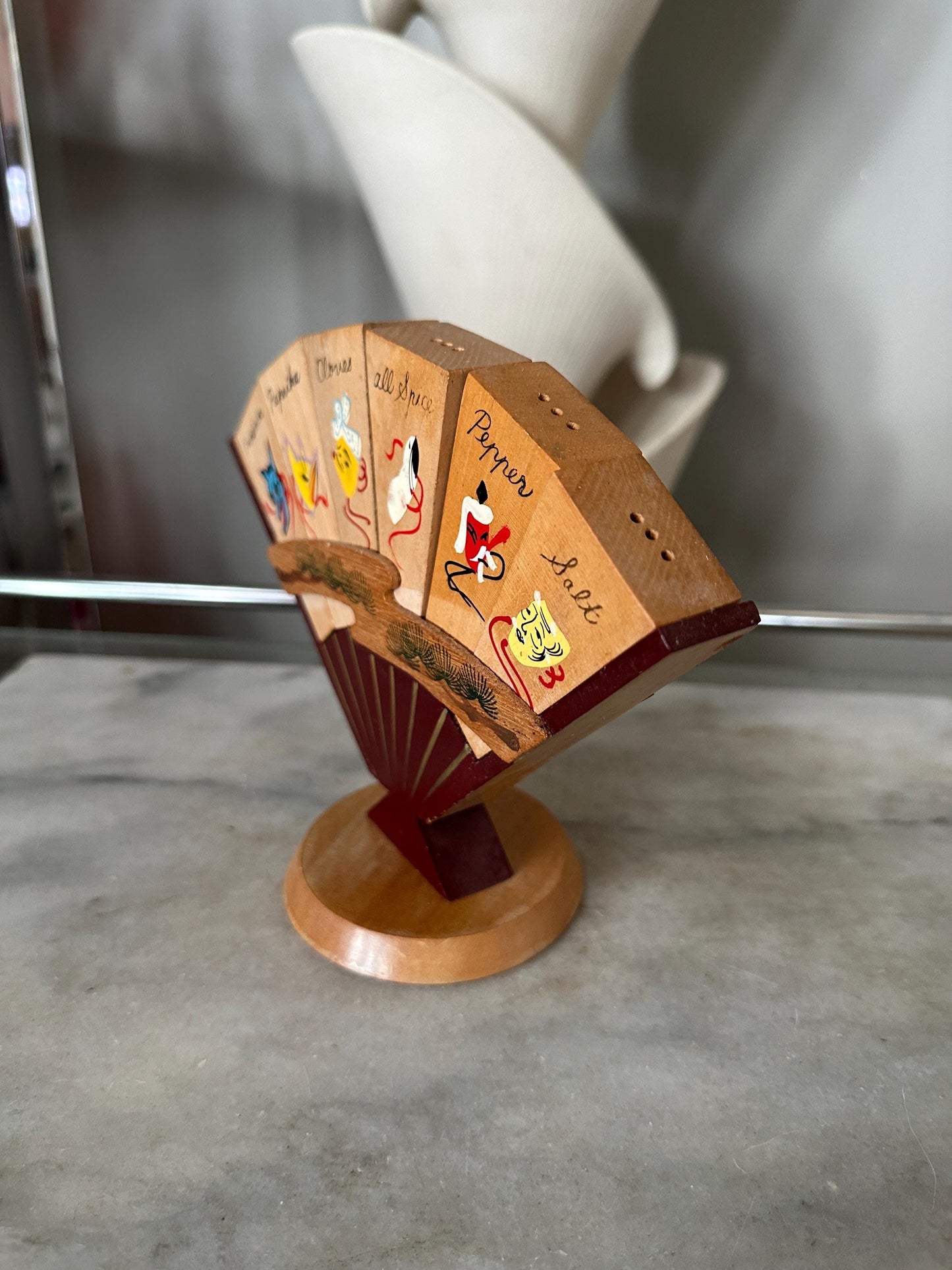 Asian Style Fan Caddy W/ 6 Wooden Shakers