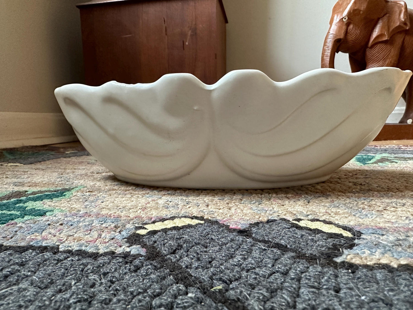 Hull USA #F77 Matte Ivory Oval Pottery Planter | Hull USA Centwrpiwce / Console | USA Pottery