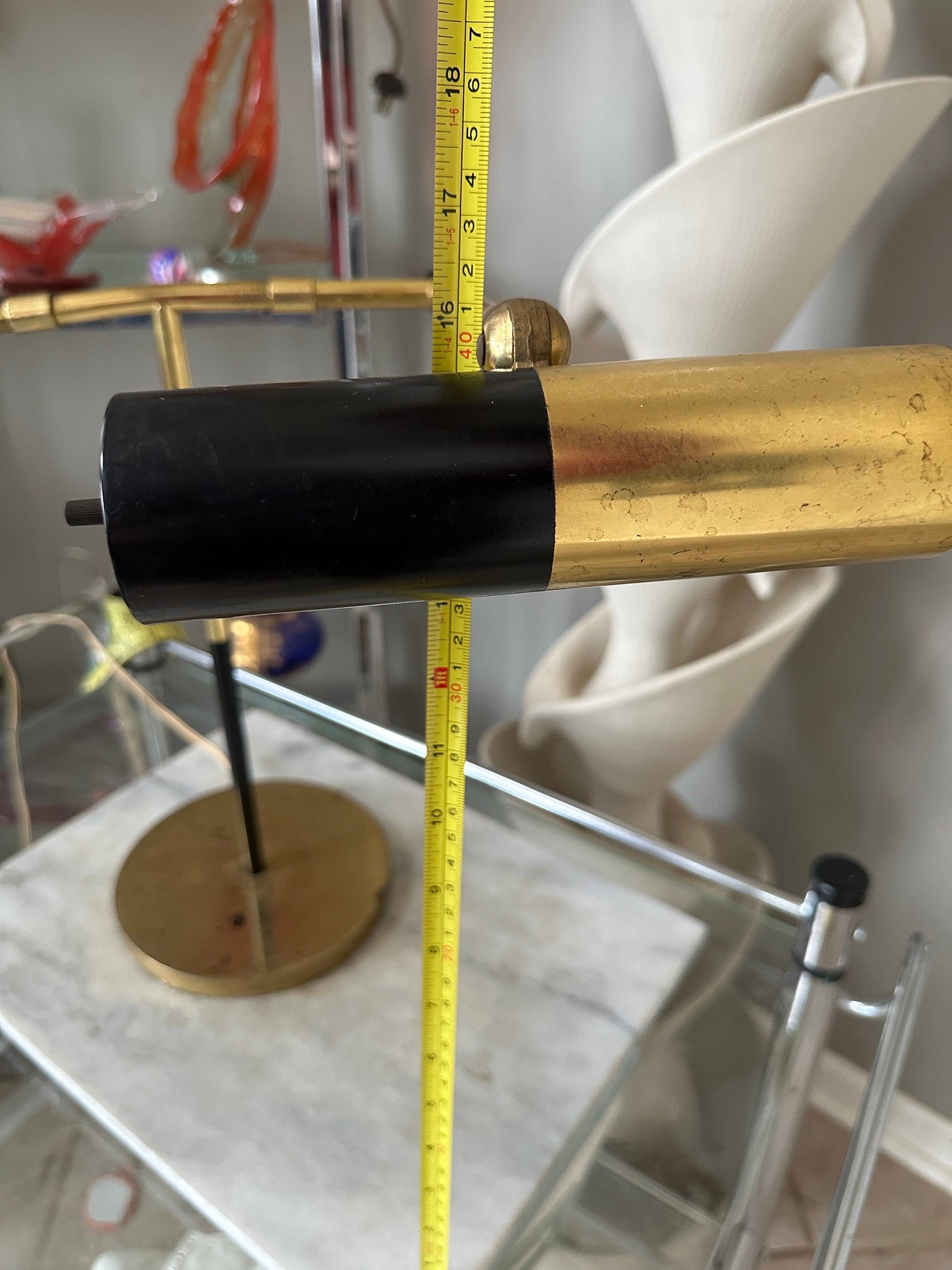MCM Von Nessen Koch & Lowy Style Articulating Brass Desk Light Arm | Mid Century Moder Brass Plated And Black Shade Table Lamp
