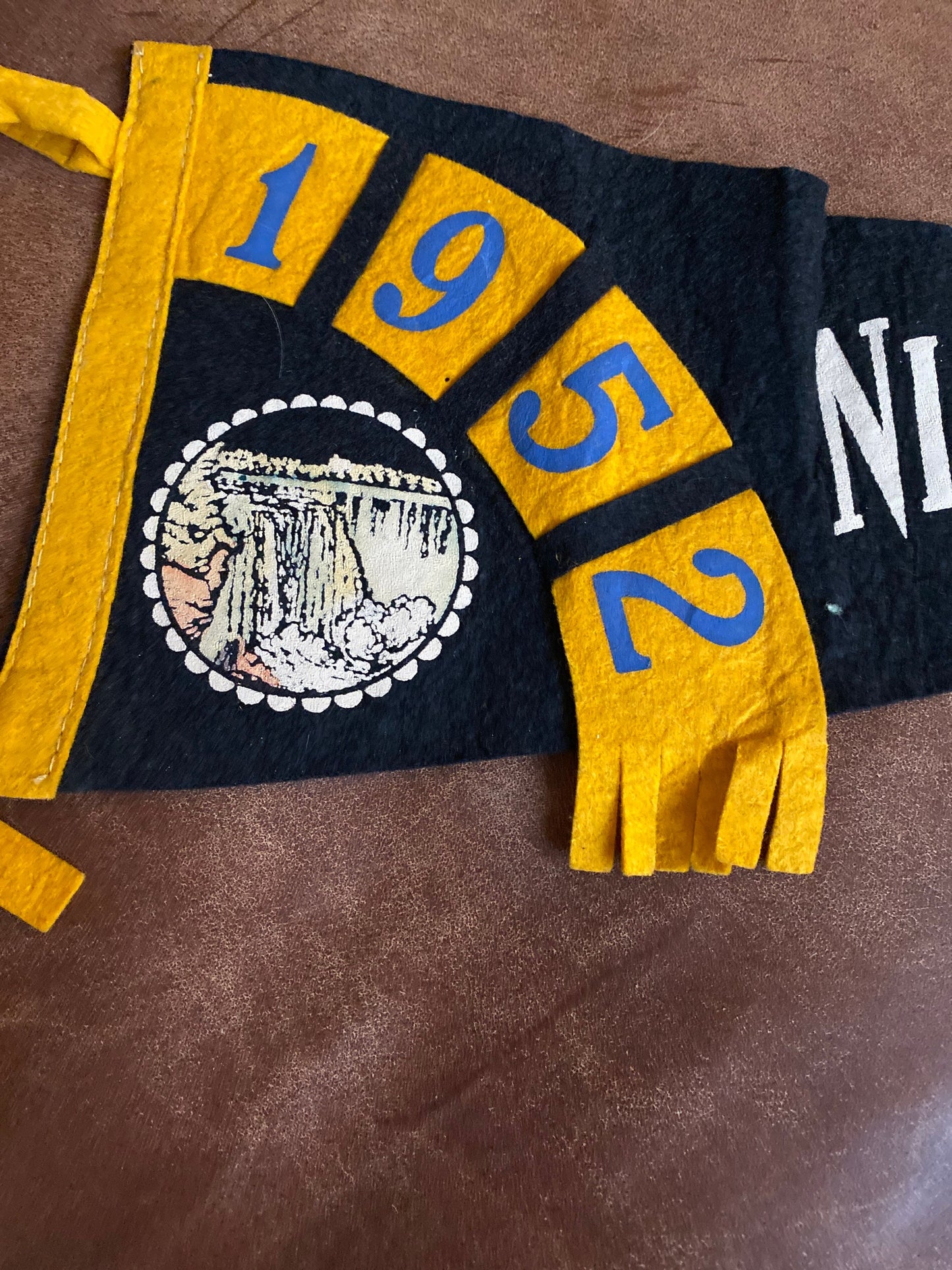 1950s Vintage Niagra Falls NYSouvenir Pennant - Felt Pennant Flag