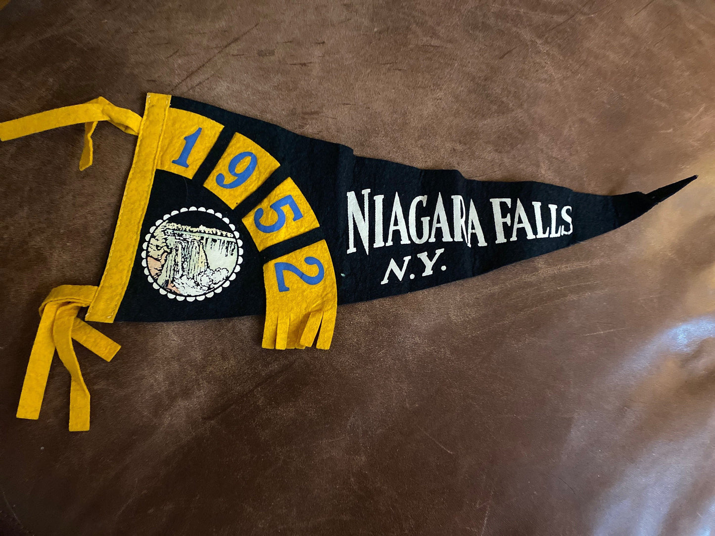 1950s Vintage Niagra Falls NYSouvenir Pennant - Felt Pennant Flag